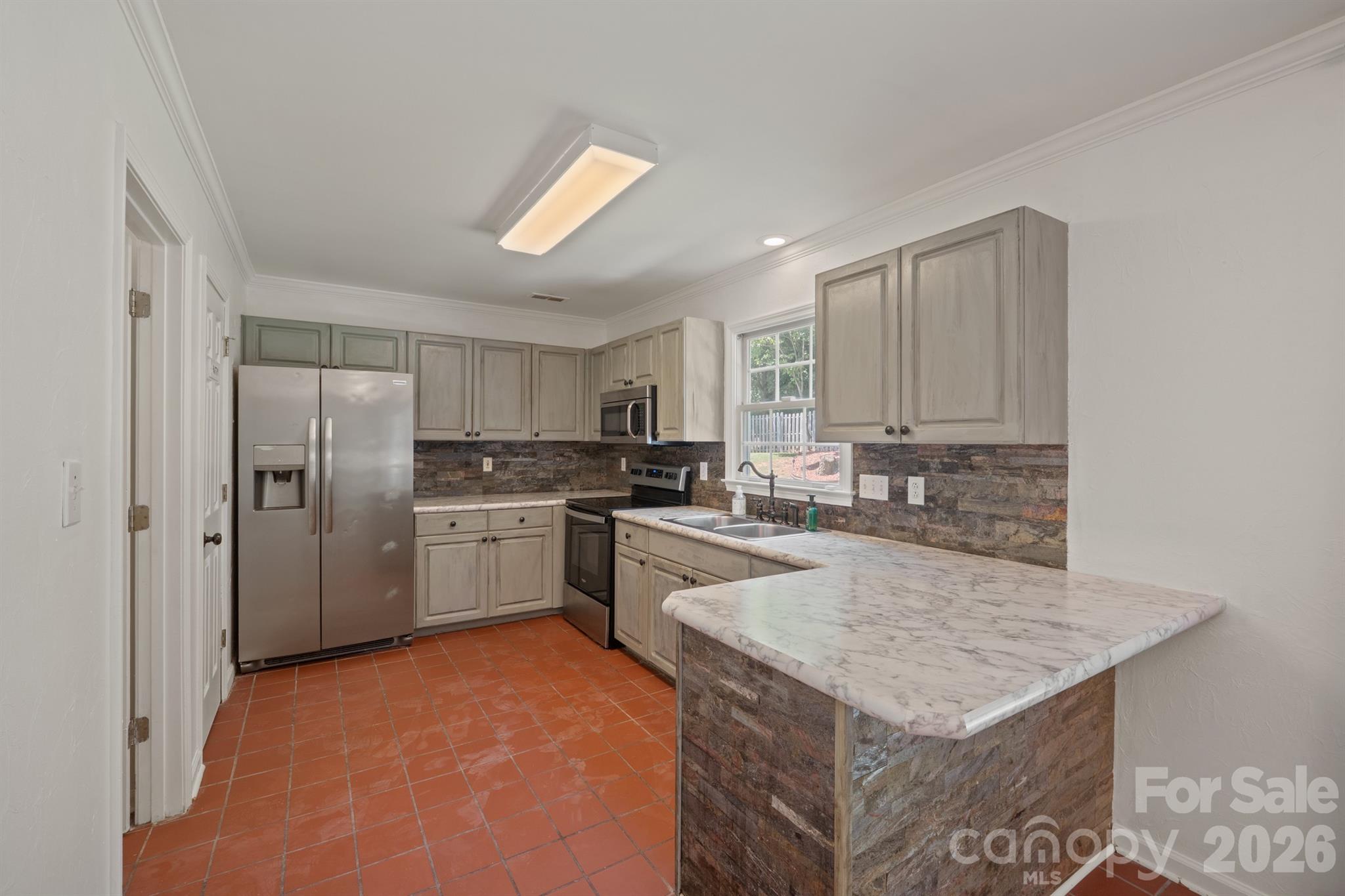 3618 Easthampton Drive Property Photo 13