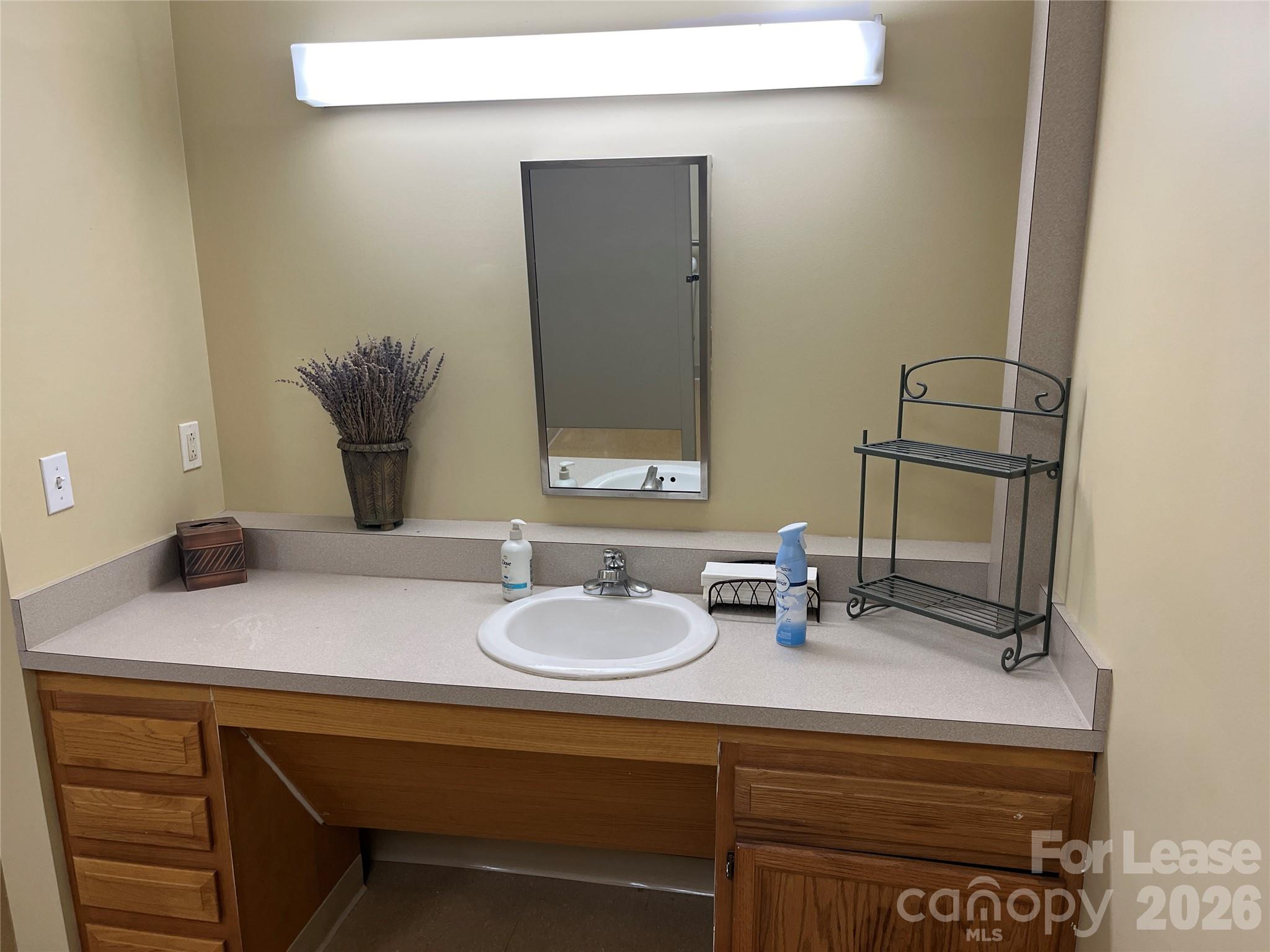 71b N Market Street Property Photo 9