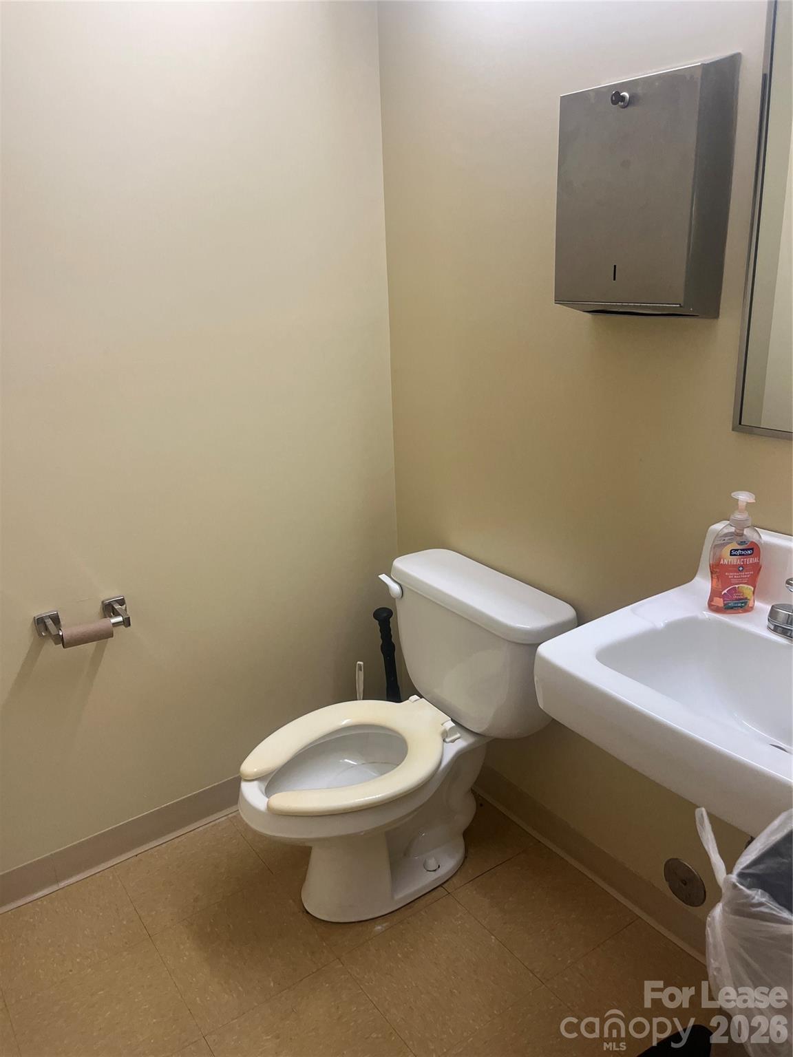 71b N Market Street Property Photo 12