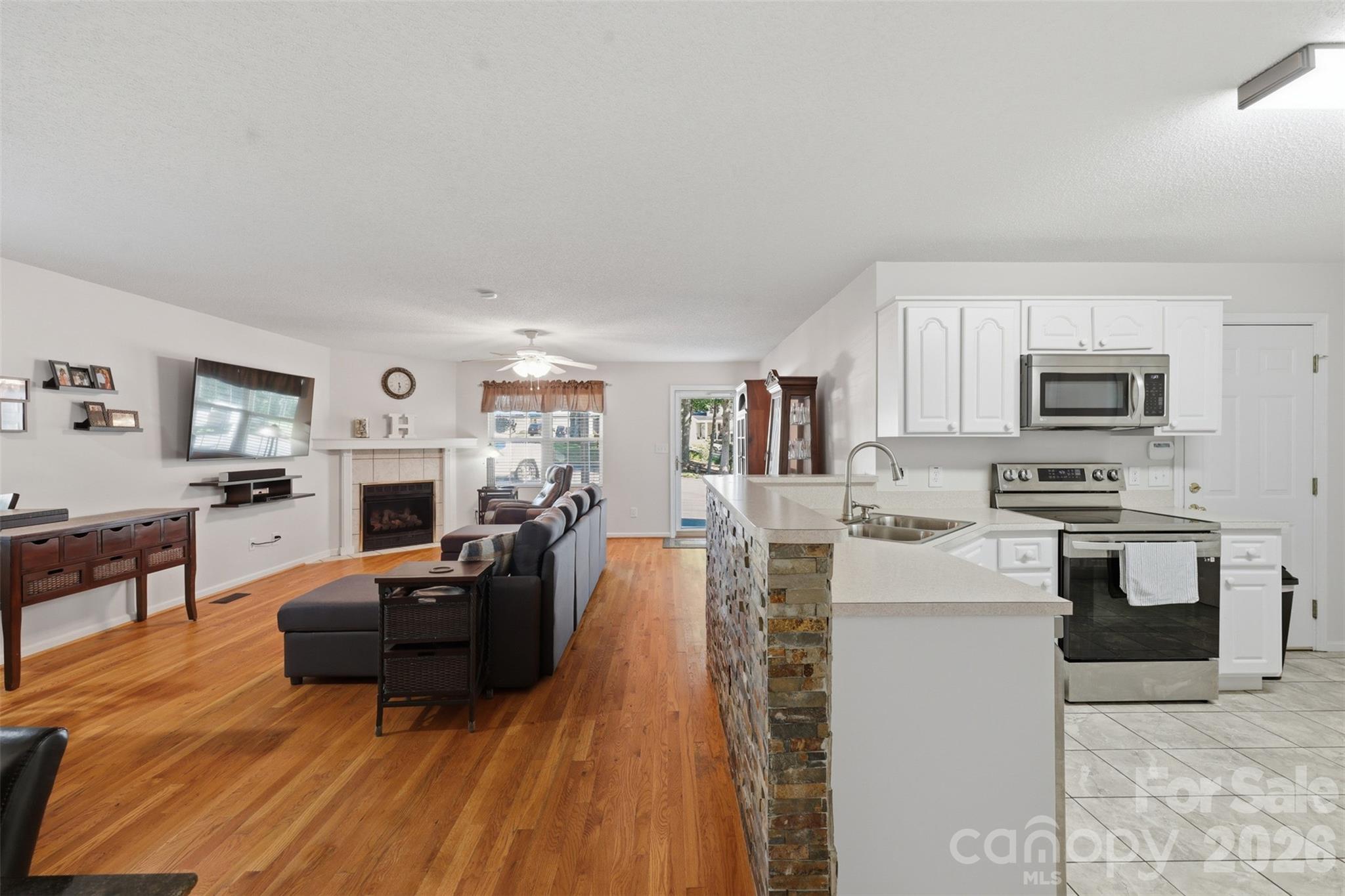 351 School Drive Property Photo 6