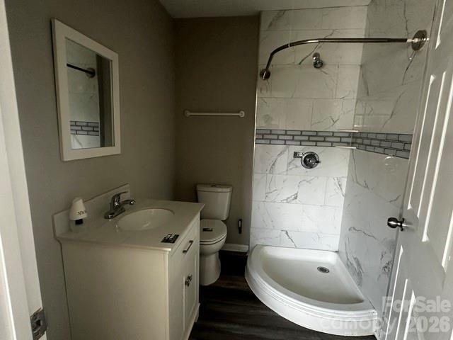 910 Linwood Road Property Photo 2