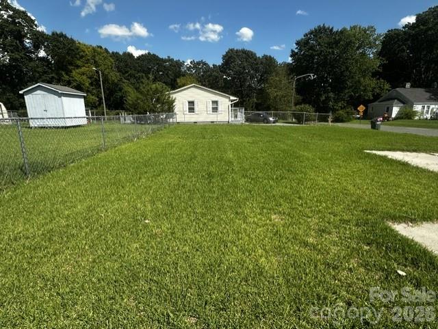 910 Linwood Road Property Photo 7