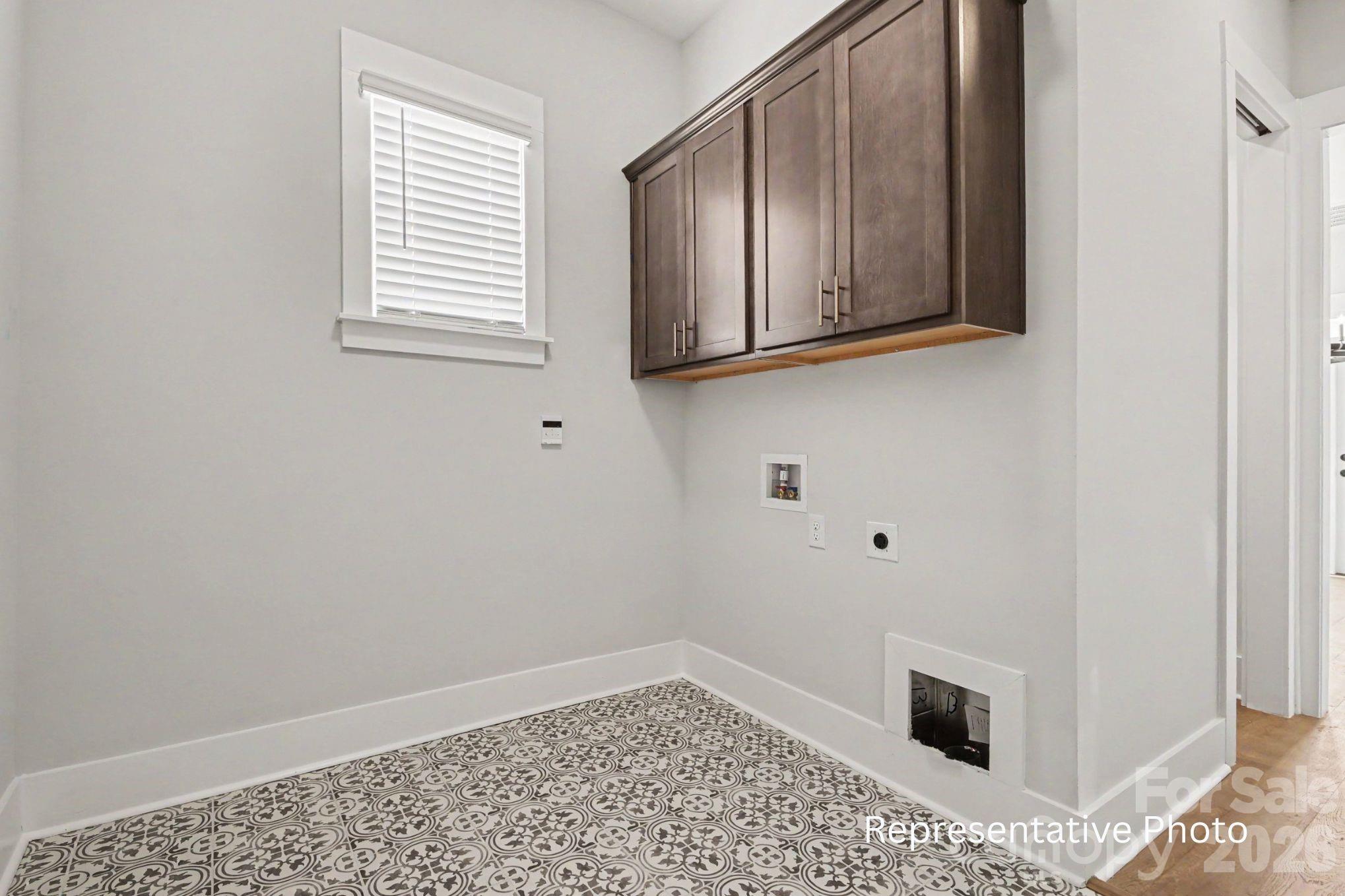20397 Queens Street Property Photo 10