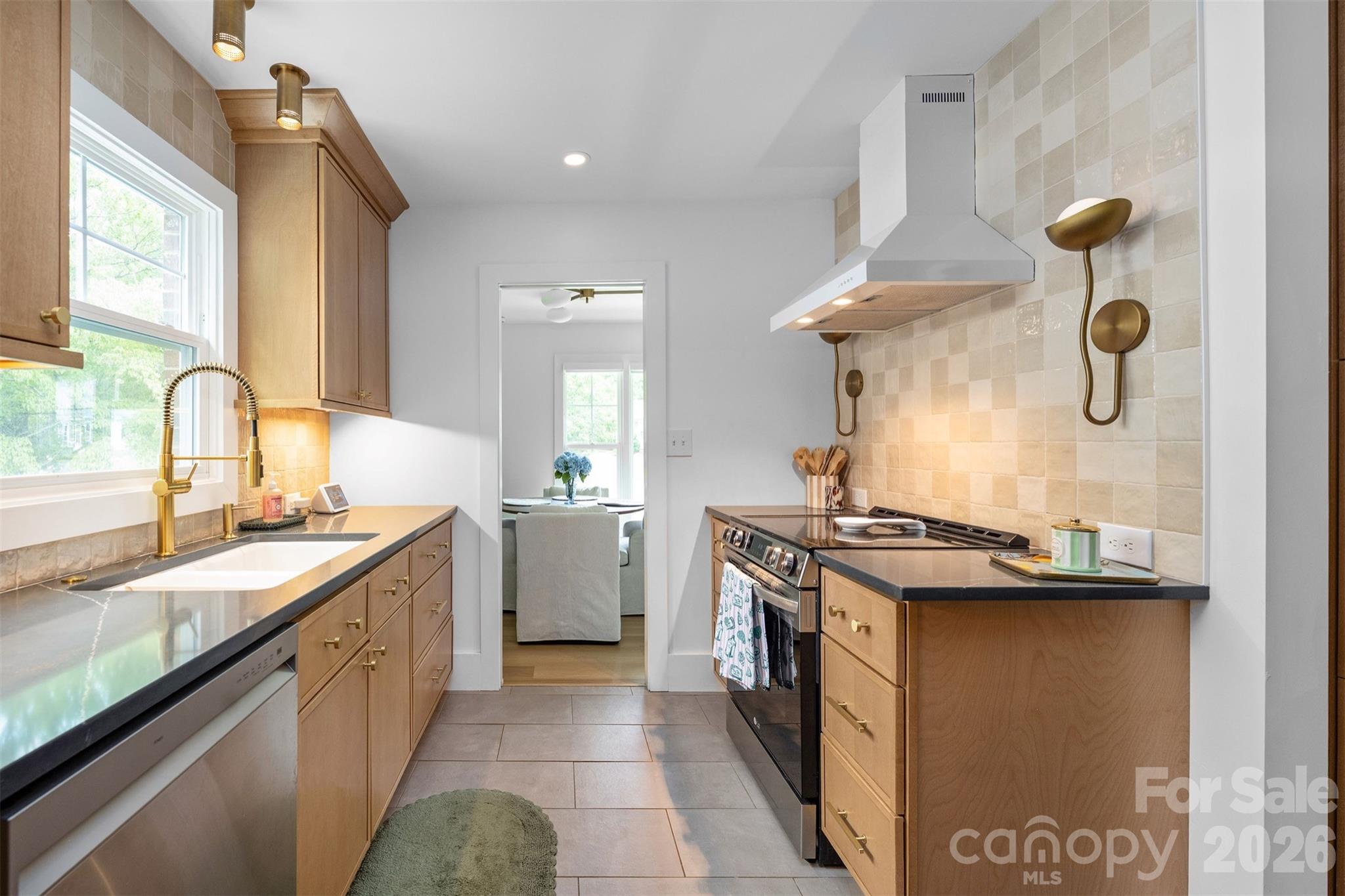7735 Surreywood Place Property Photo 6