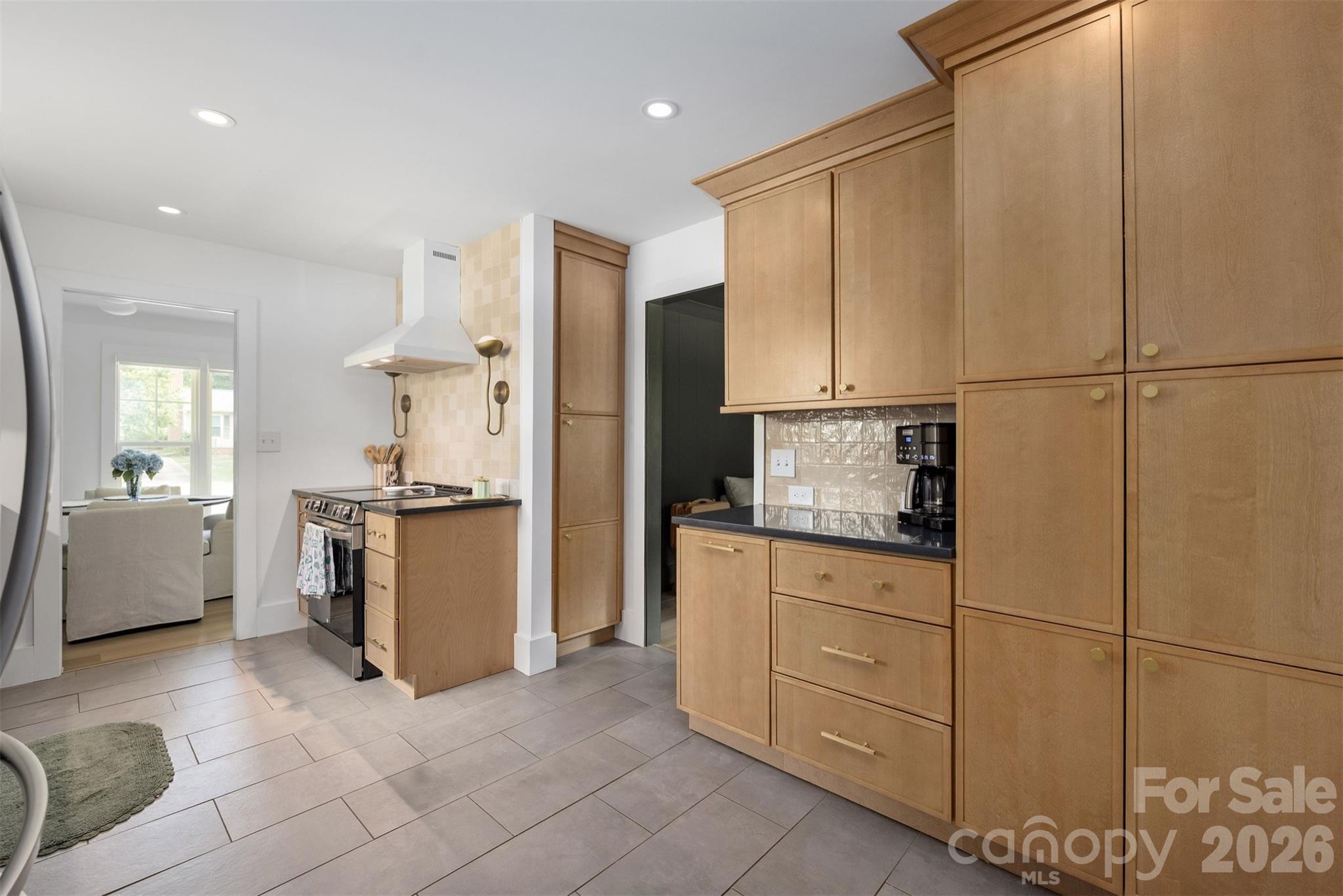 7735 Surreywood Place Property Photo 10