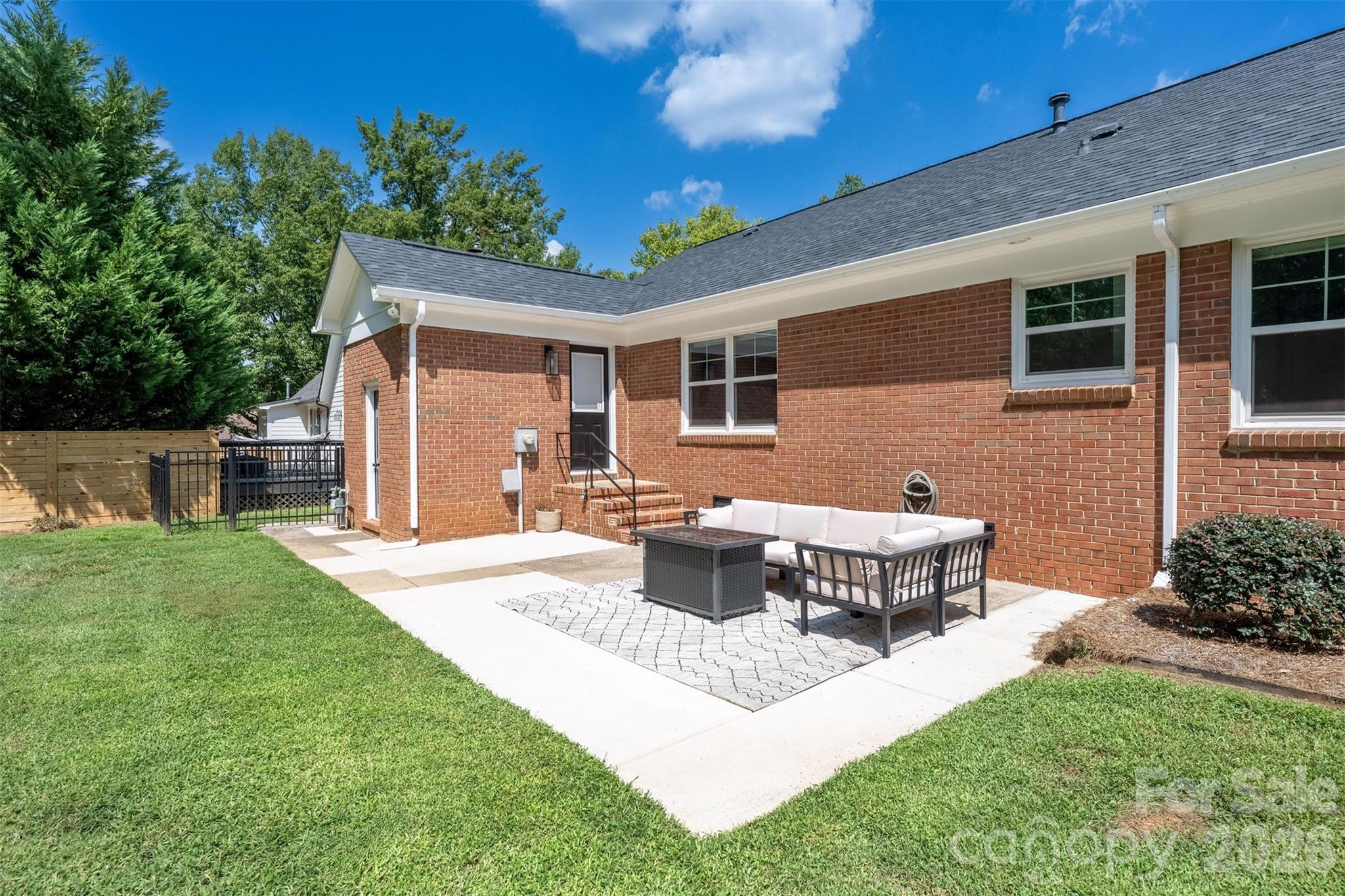 7735 Surreywood Place Property Photo 38