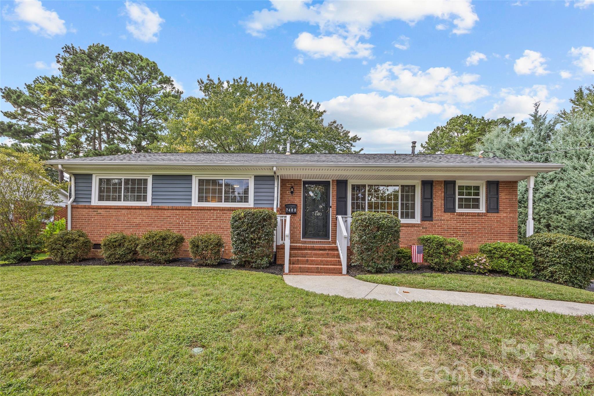 7400 Thorncliff Drive Property Photo 1