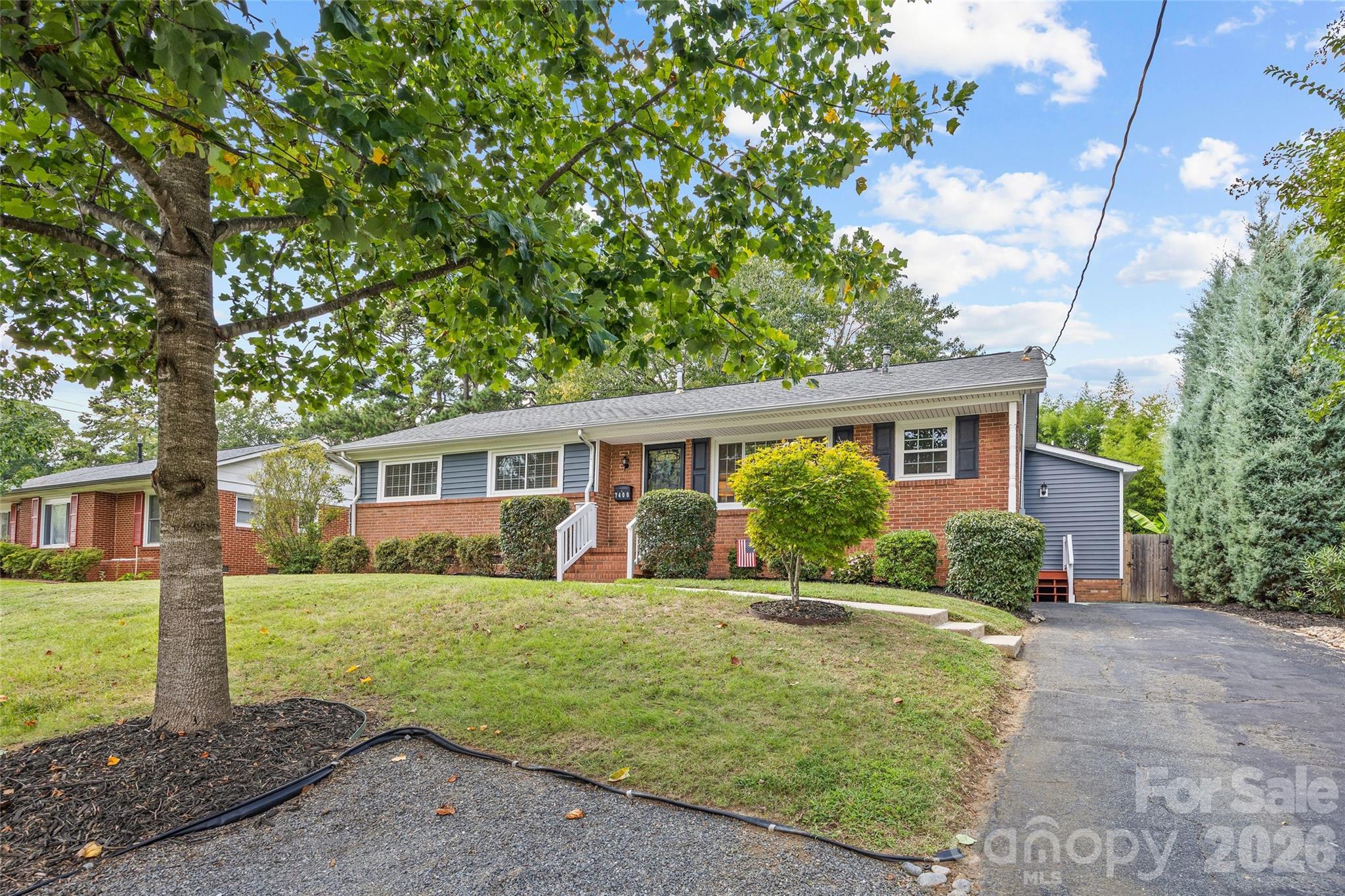 7400 Thorncliff Drive Property Photo 3