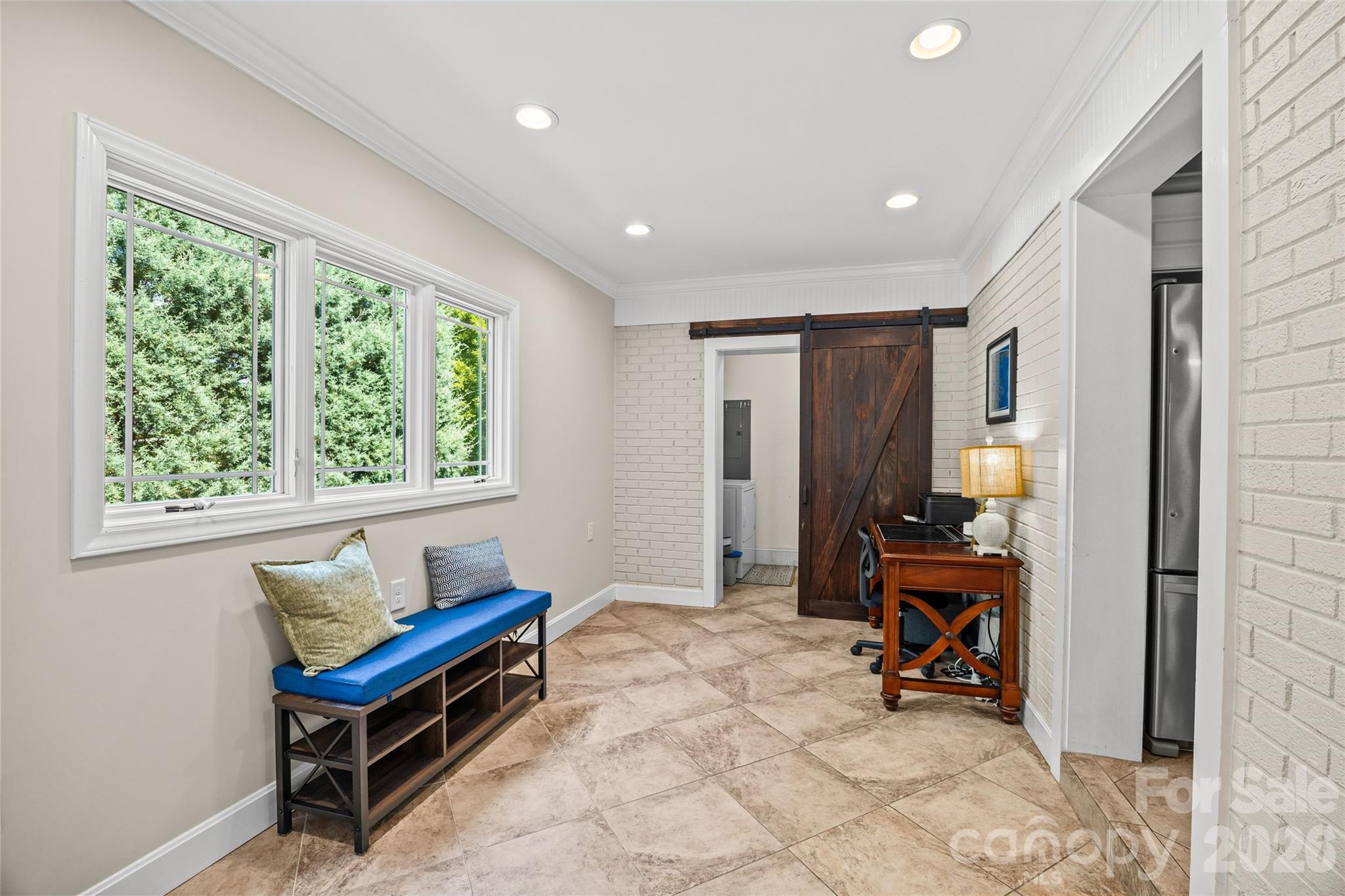 7400 Thorncliff Drive Property Photo 15