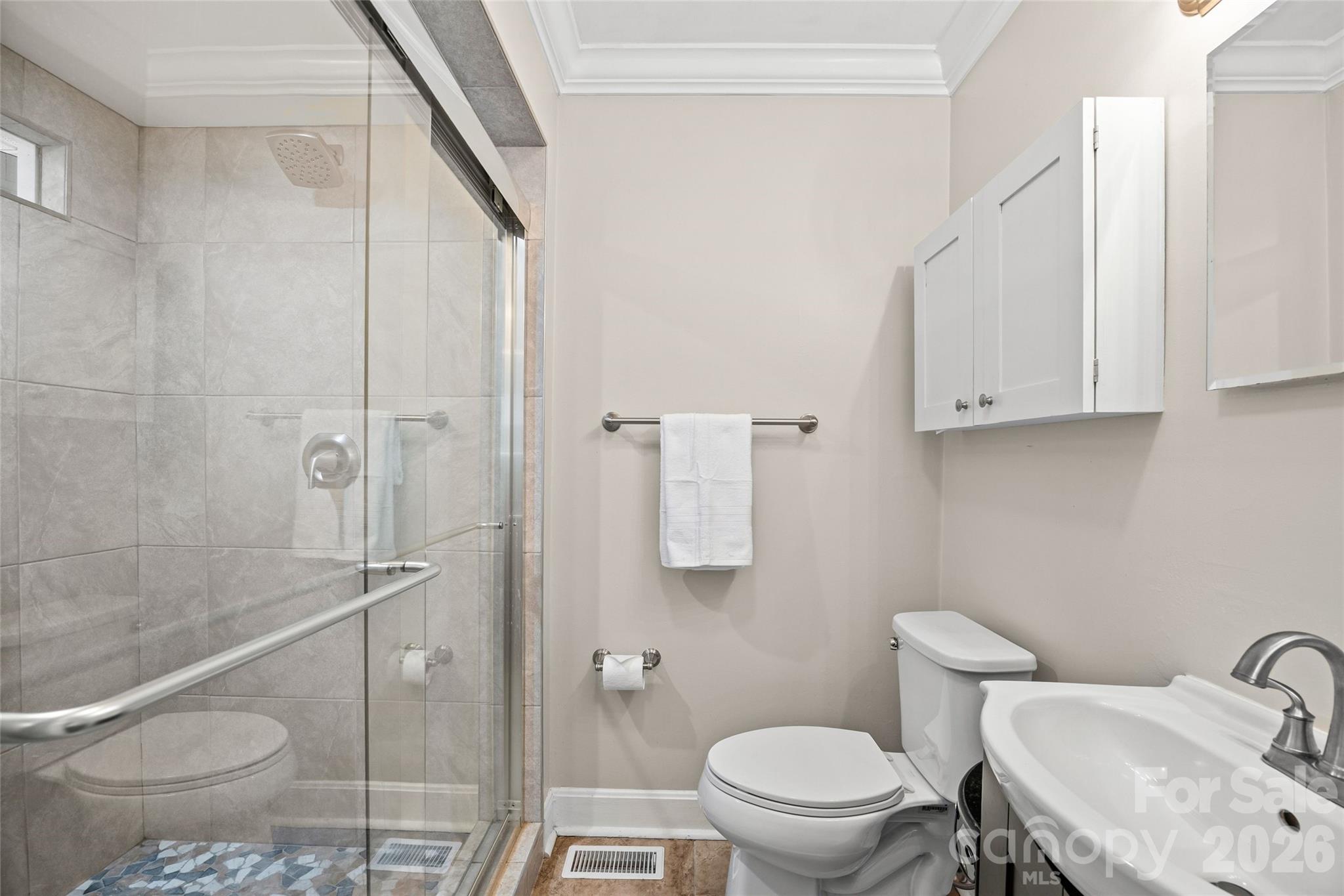 7400 Thorncliff Drive Property Photo 19