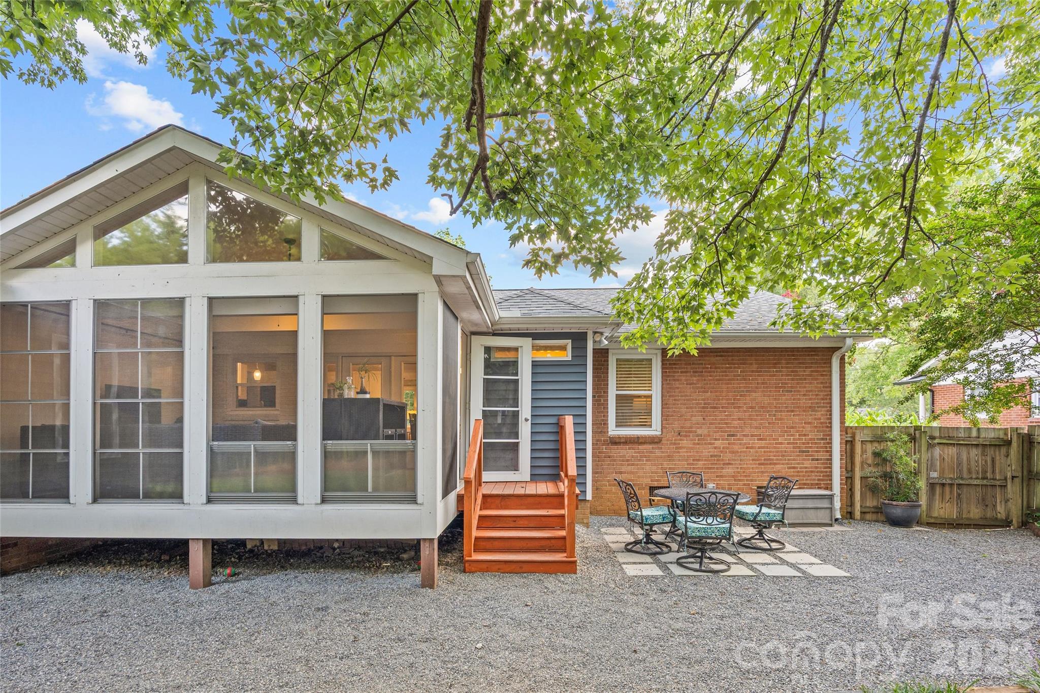 7400 Thorncliff Drive Property Photo 27
