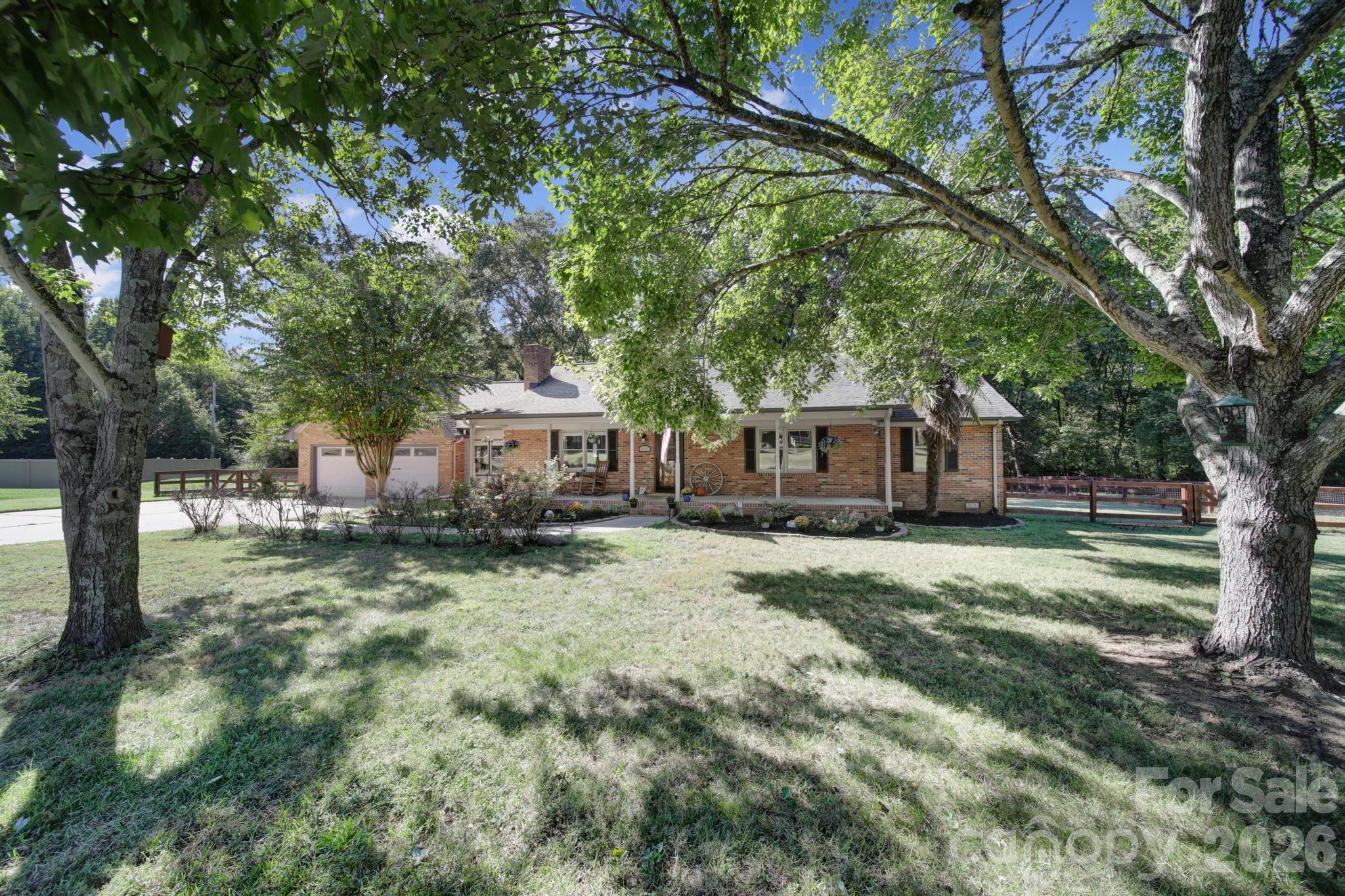 2412 Nancy Lane Property Photo 1