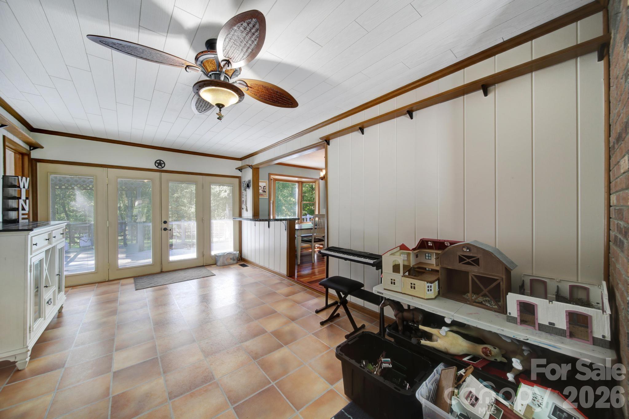 2412 Nancy Lane Property Photo 12