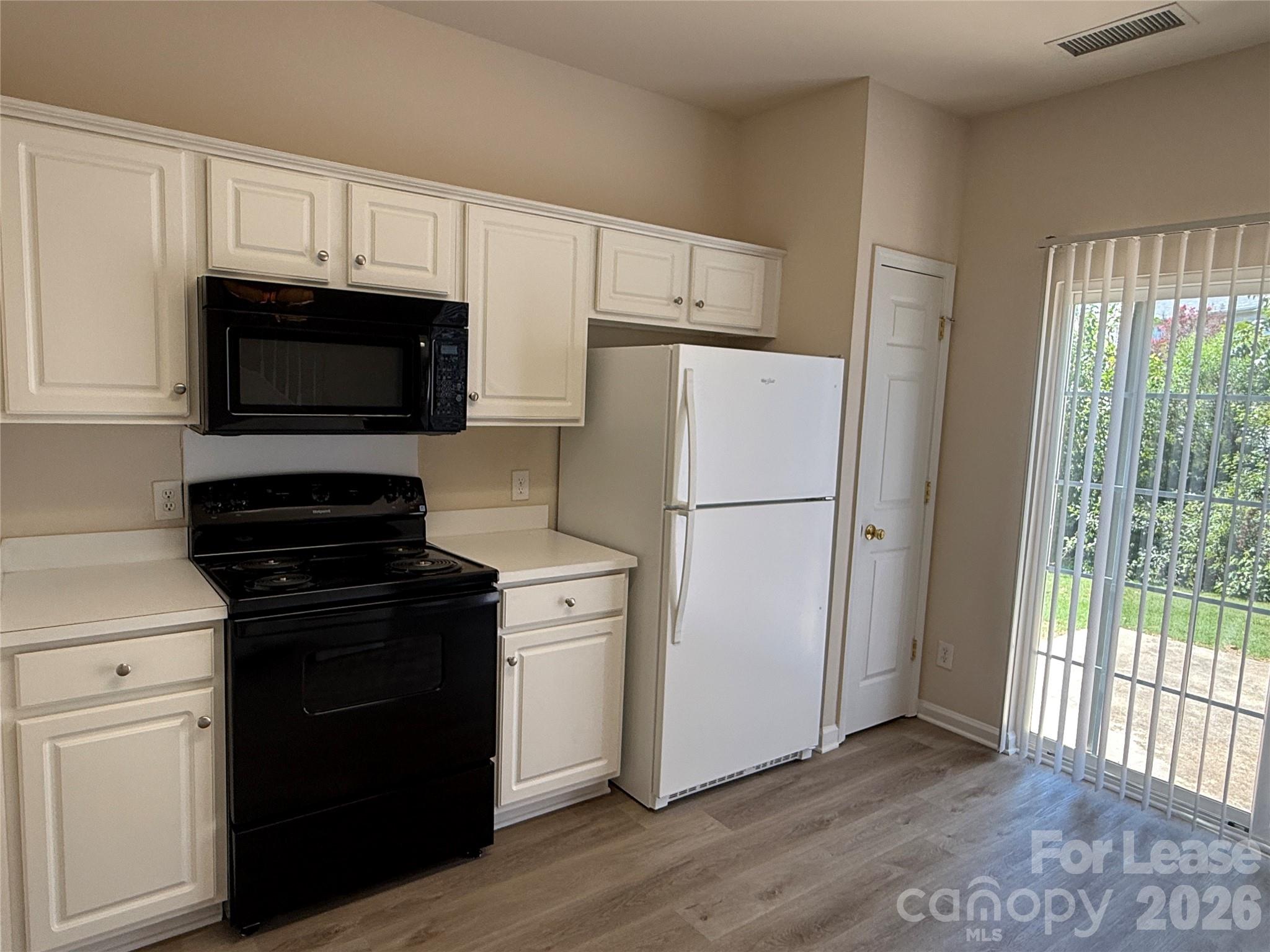 2146 Mckenzie Creek Drive Property Photo 6