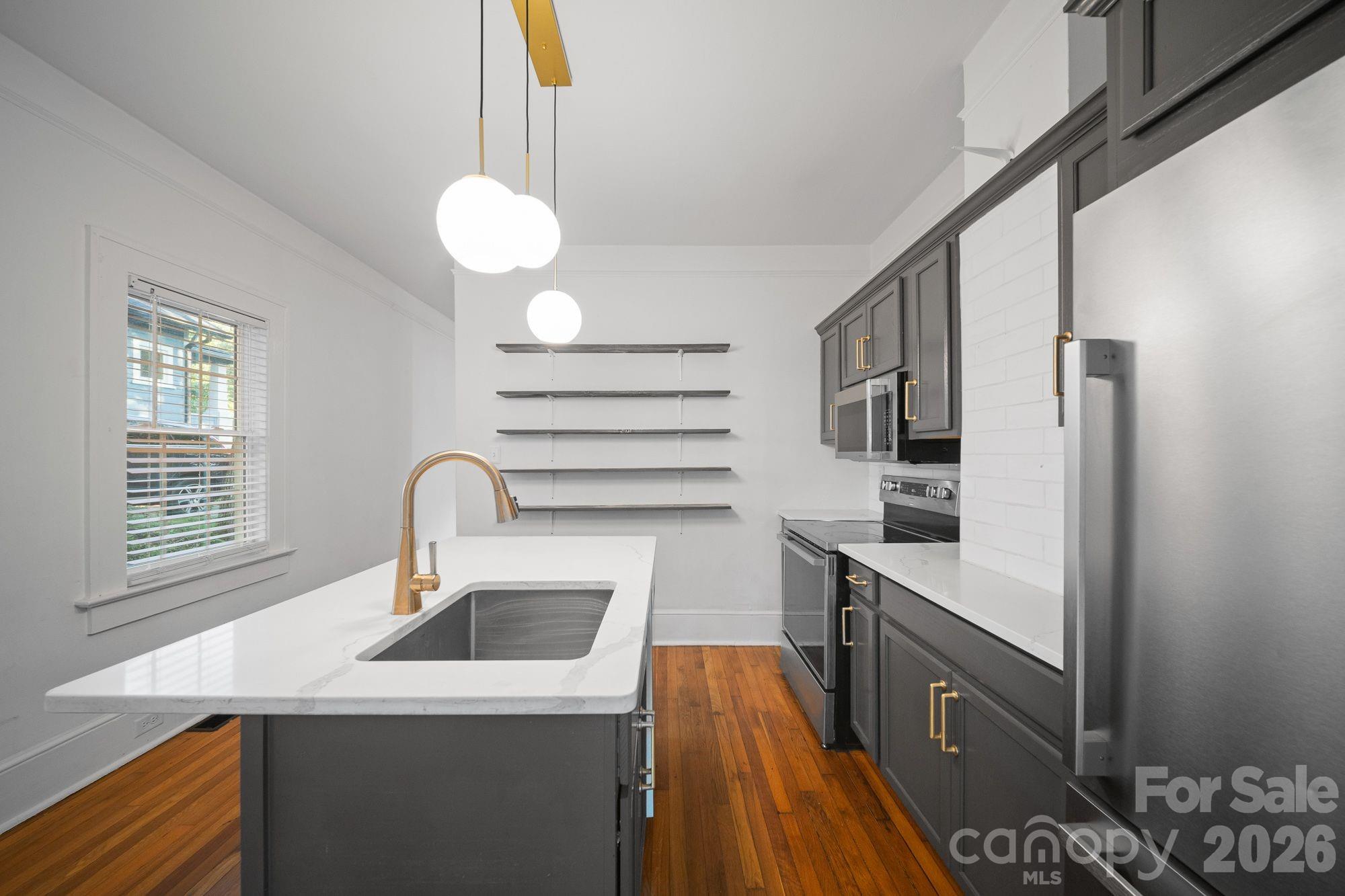 124 State Street Property Photo 8