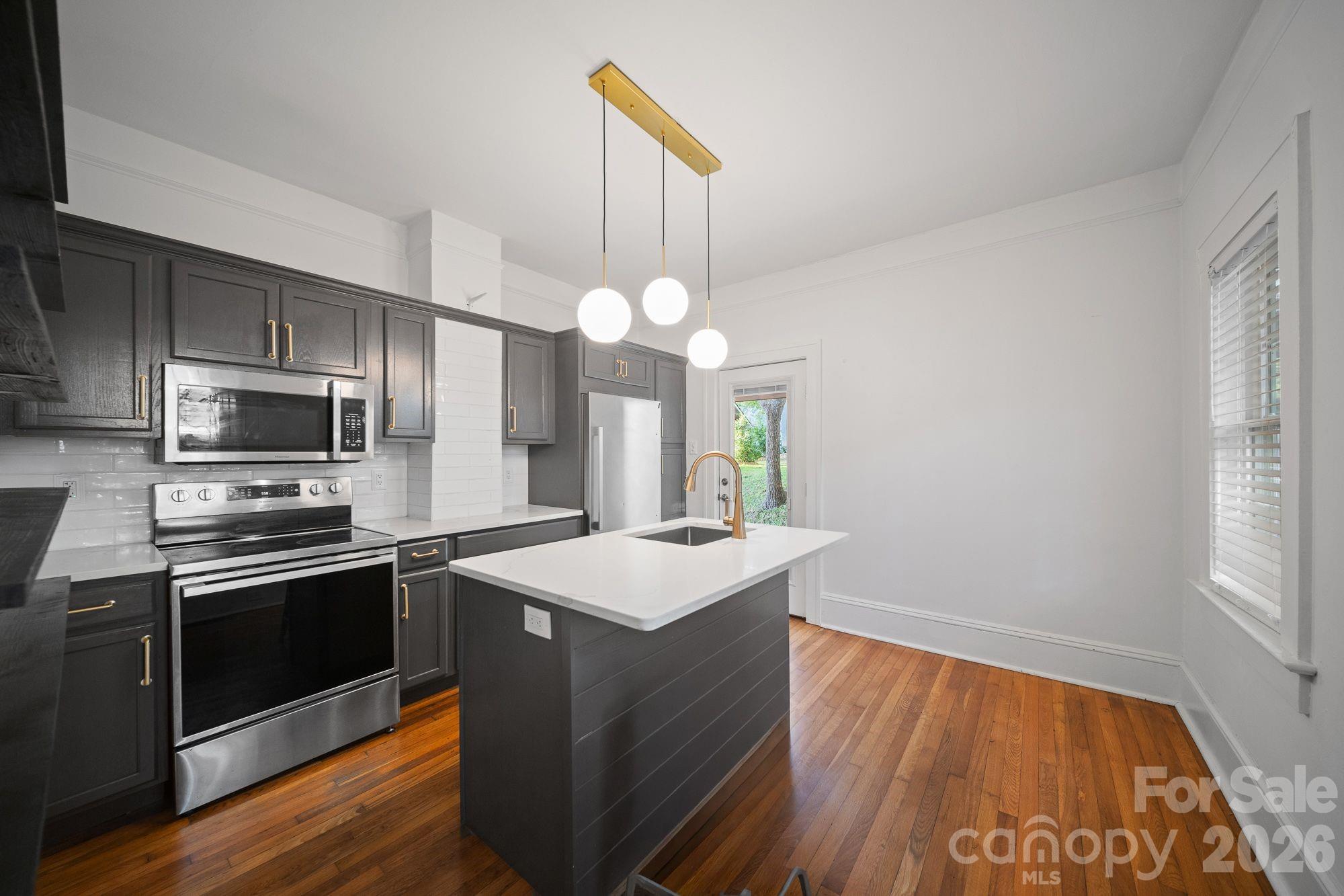 124 State Street Property Photo 9