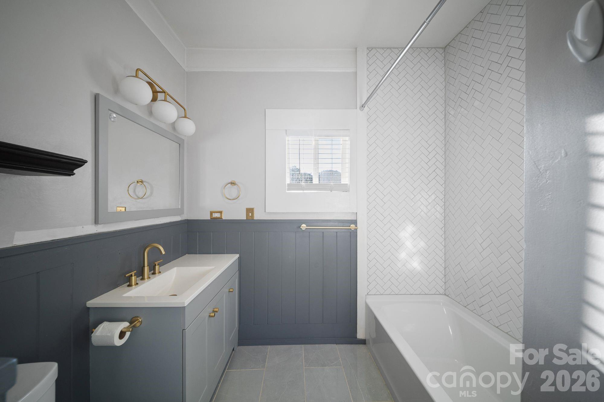124 State Street Property Photo 11