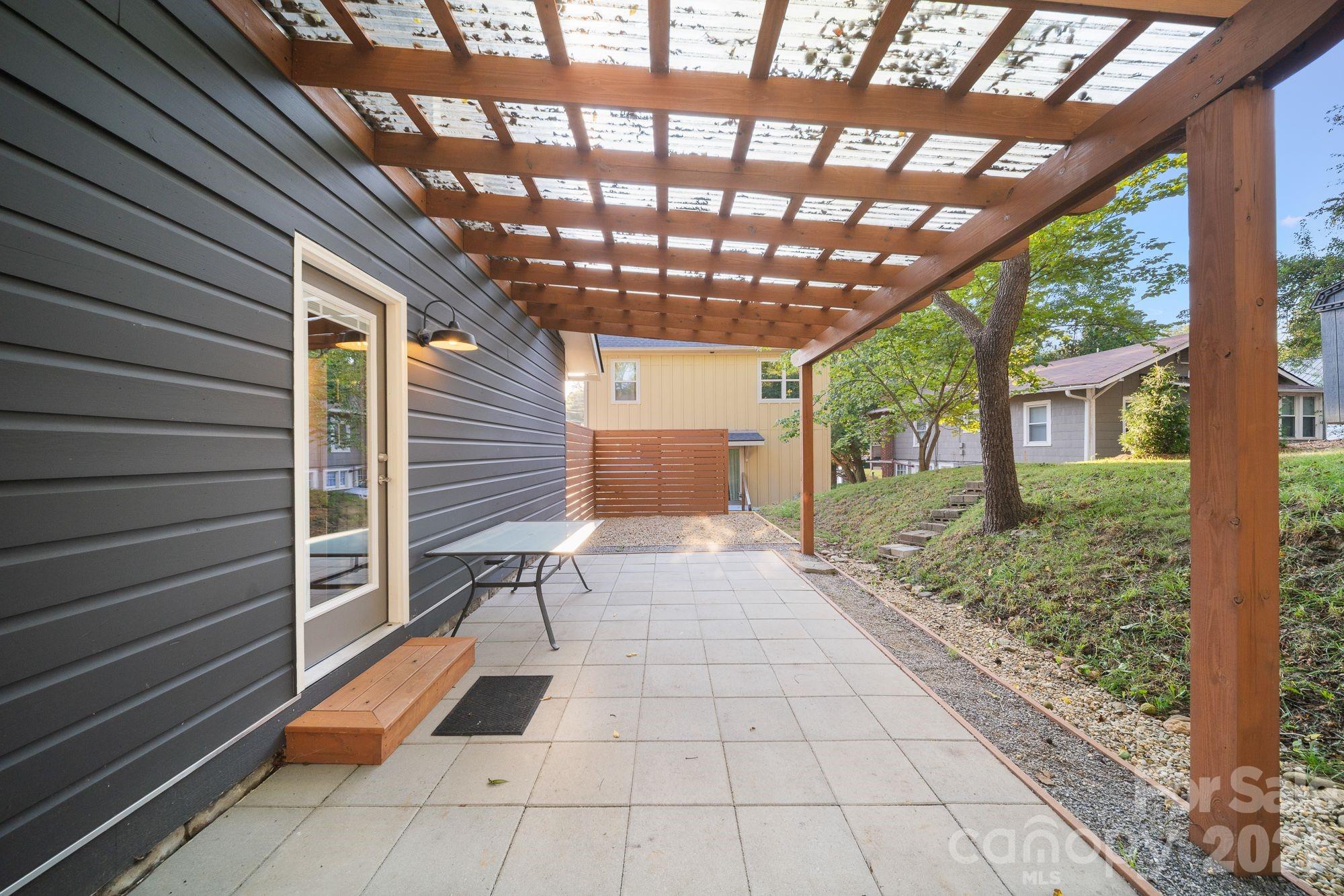 124 State Street Property Photo 16