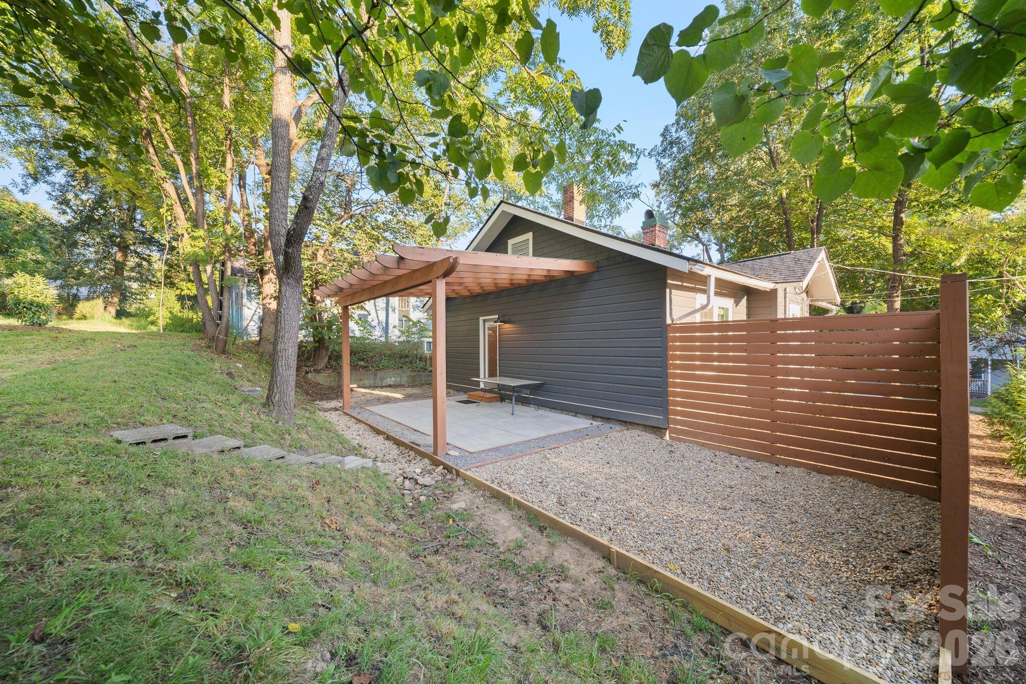 124 State Street Property Photo 18