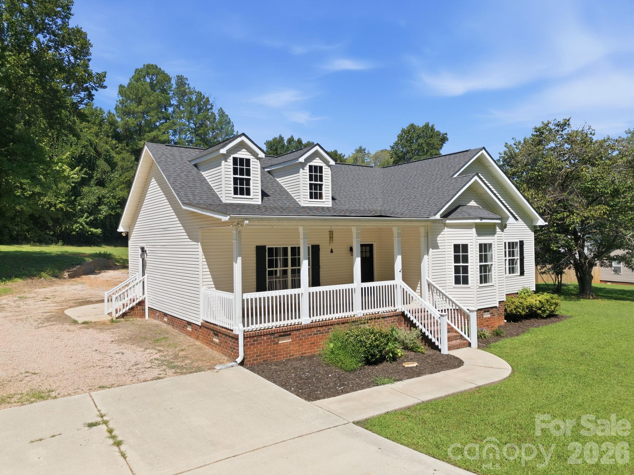 1395 Ebenezer Road Property Photo 2
