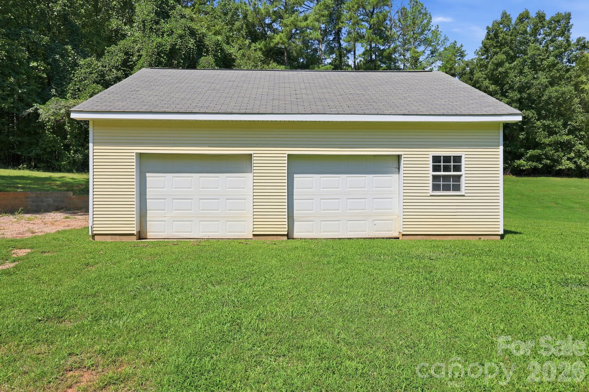 1395 Ebenezer Road Property Photo 4