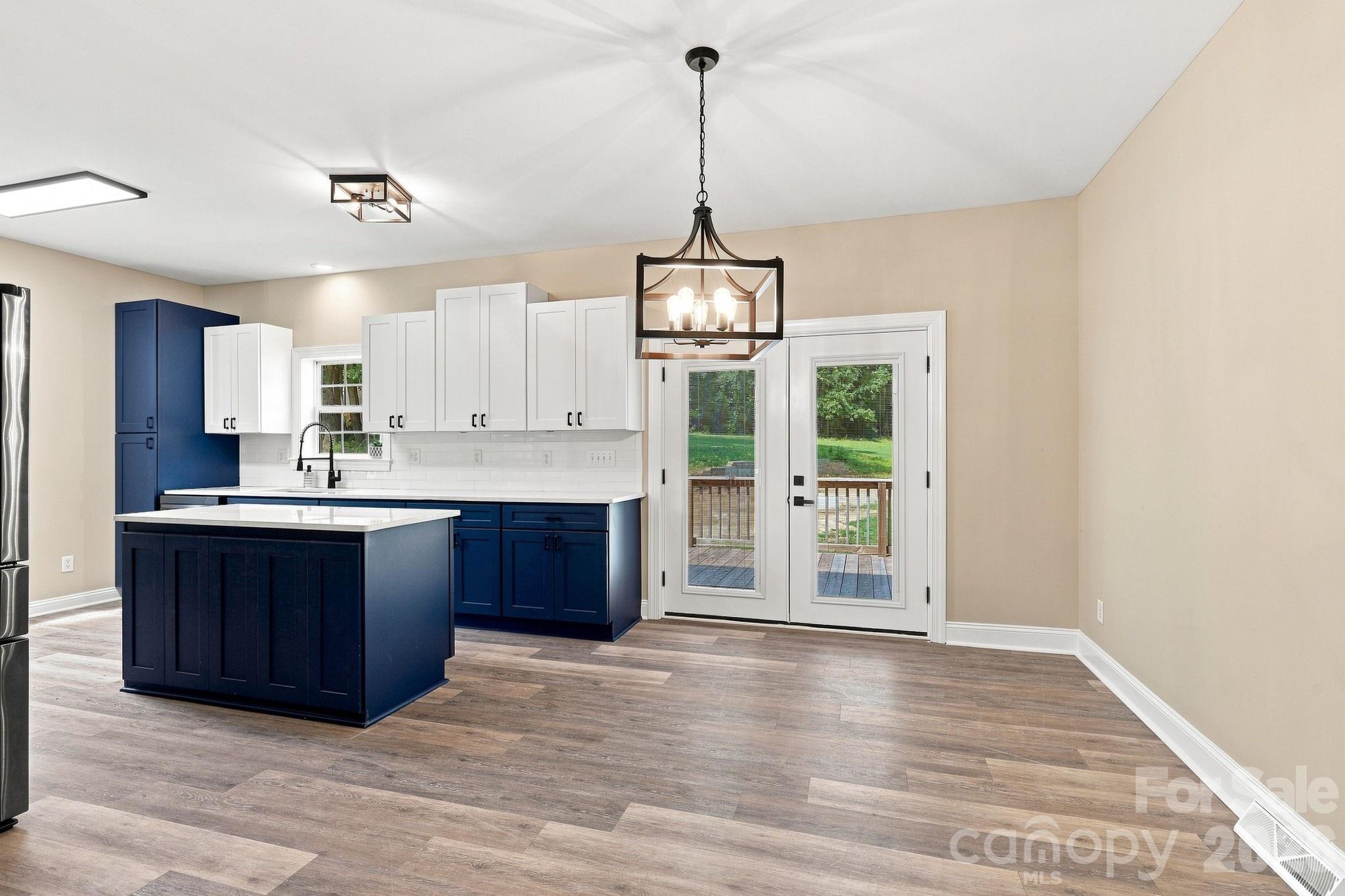 1395 Ebenezer Road Property Photo 8