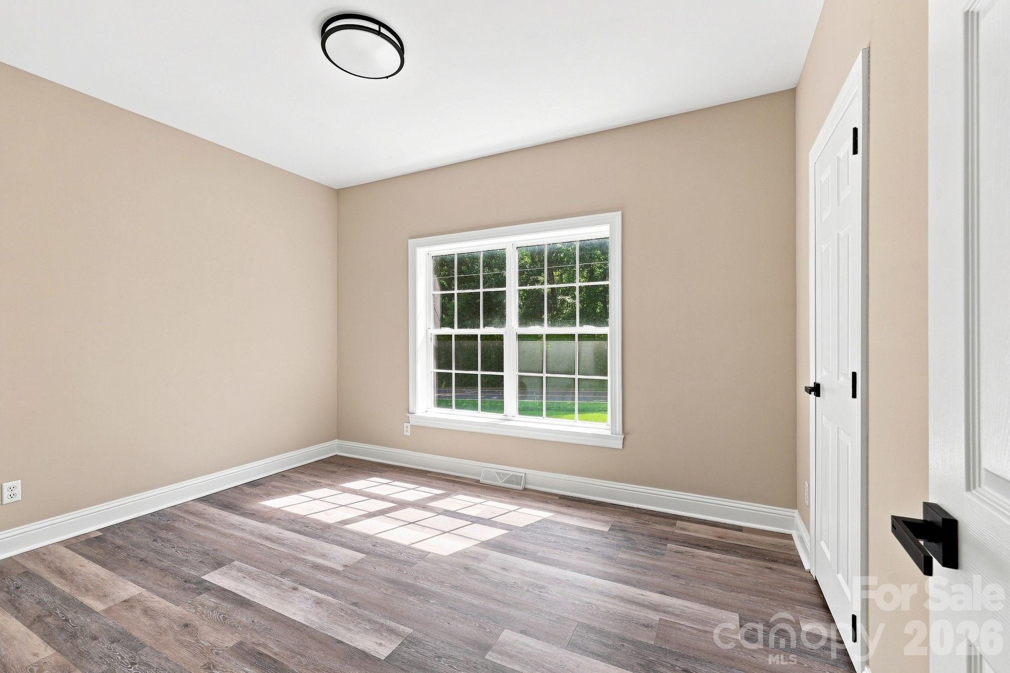1395 Ebenezer Road Property Photo 15