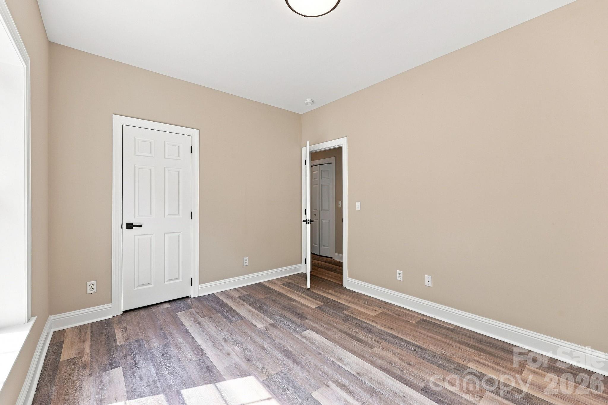 1395 Ebenezer Road Property Photo 16