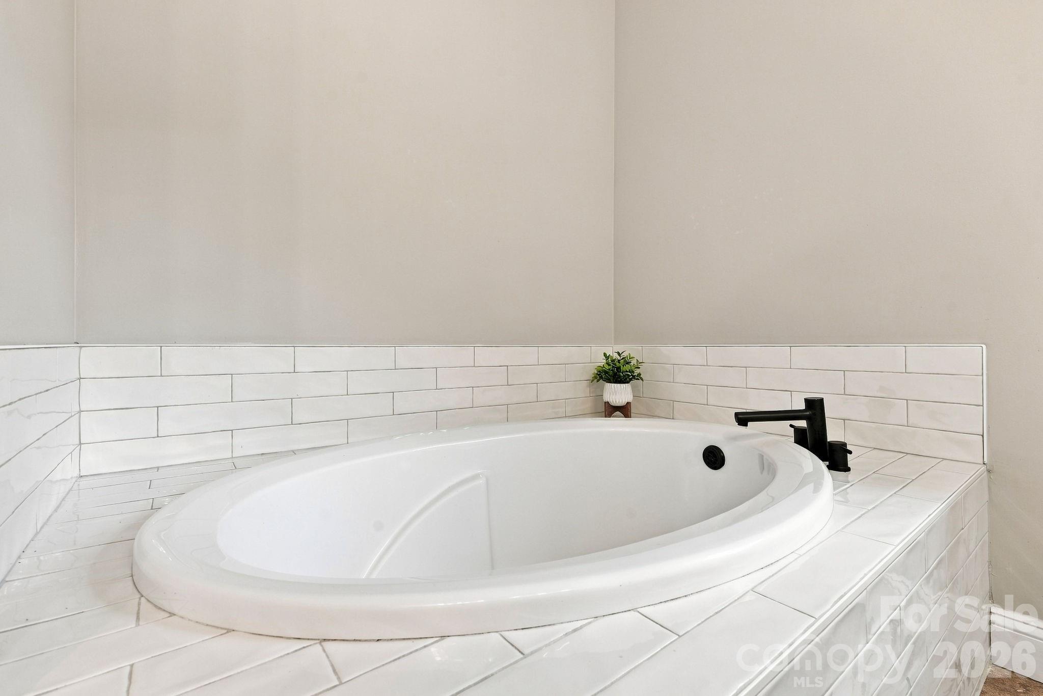 1395 Ebenezer Road Property Photo 22