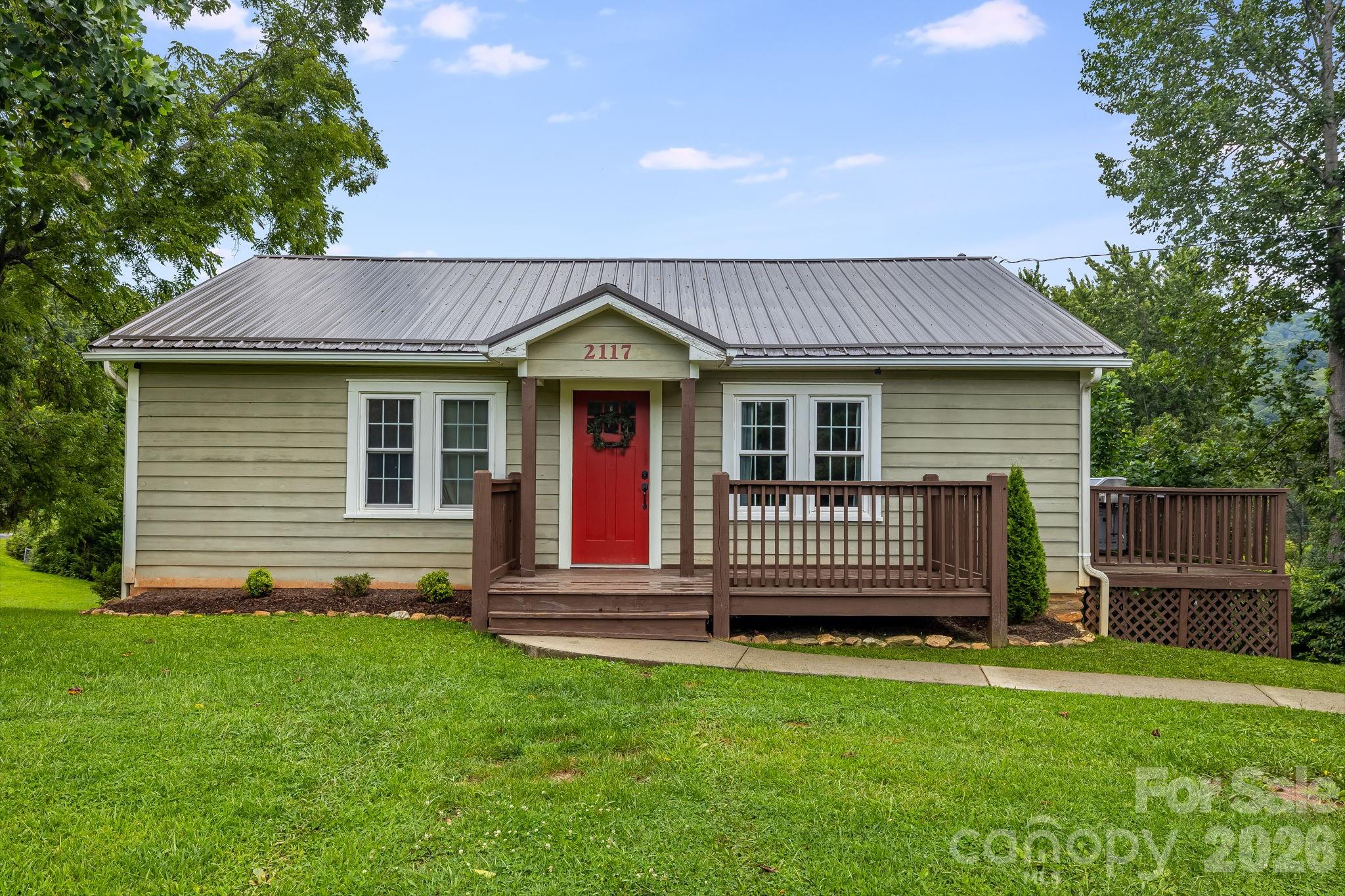 2117 Old Clyde Road Property Photo 2