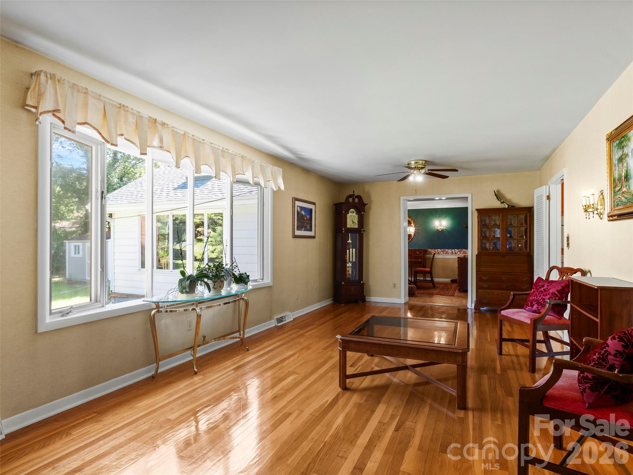 101 Castlerock Drive Property Photo 4