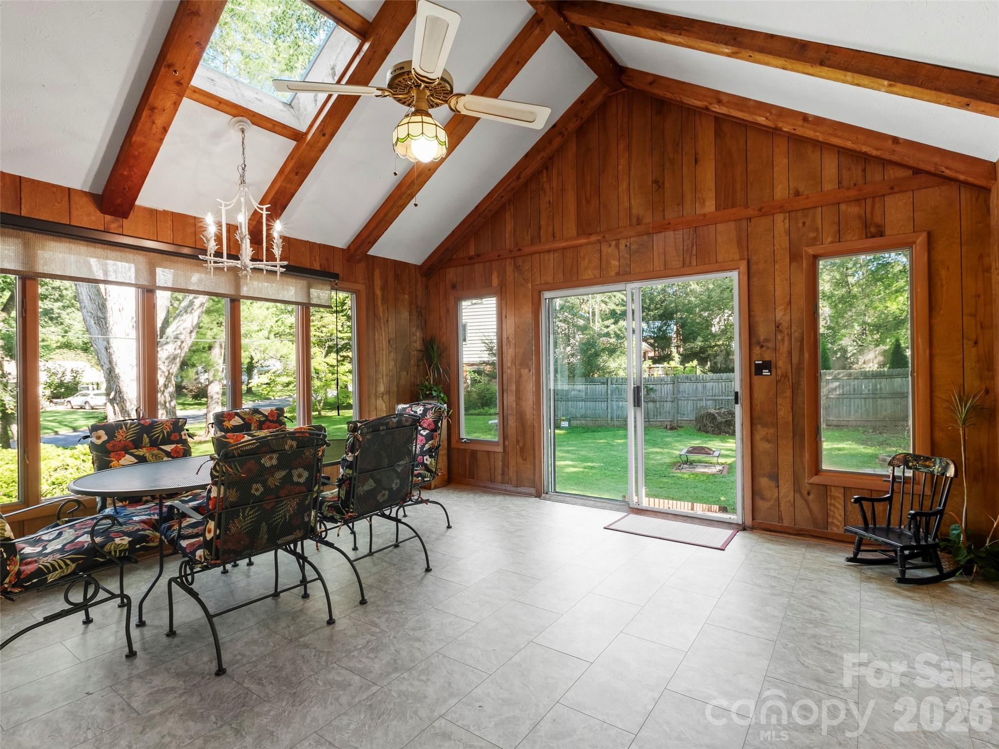 101 Castlerock Drive Property Photo 8
