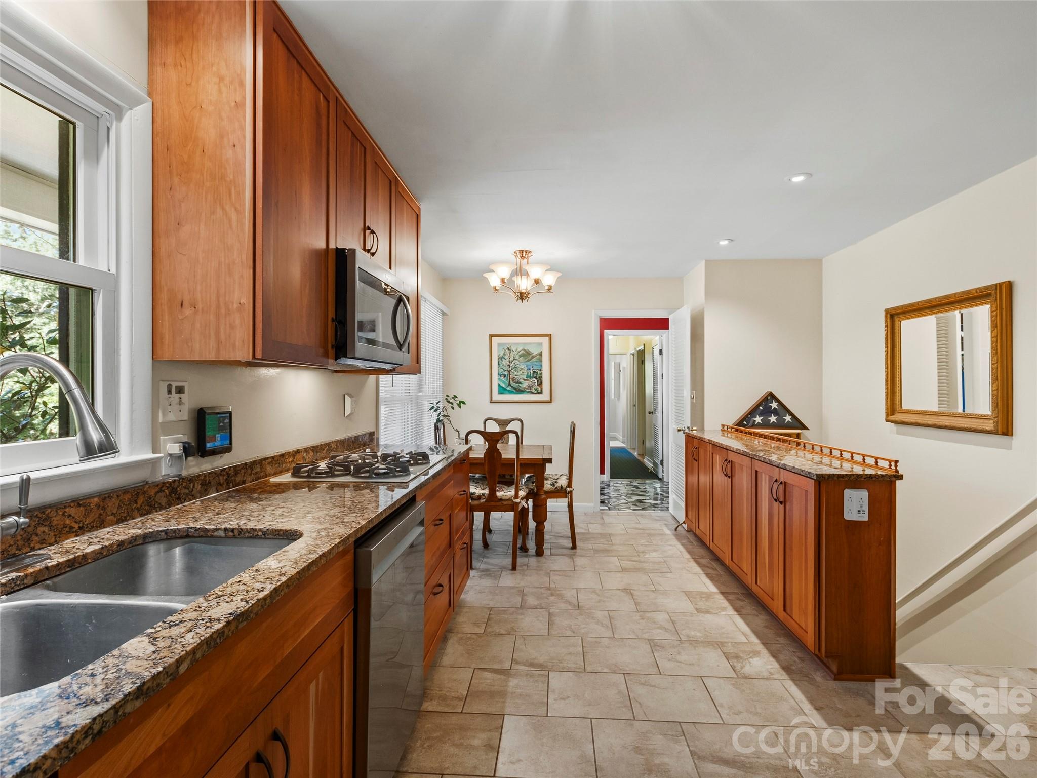 101 Castlerock Drive Property Photo 16