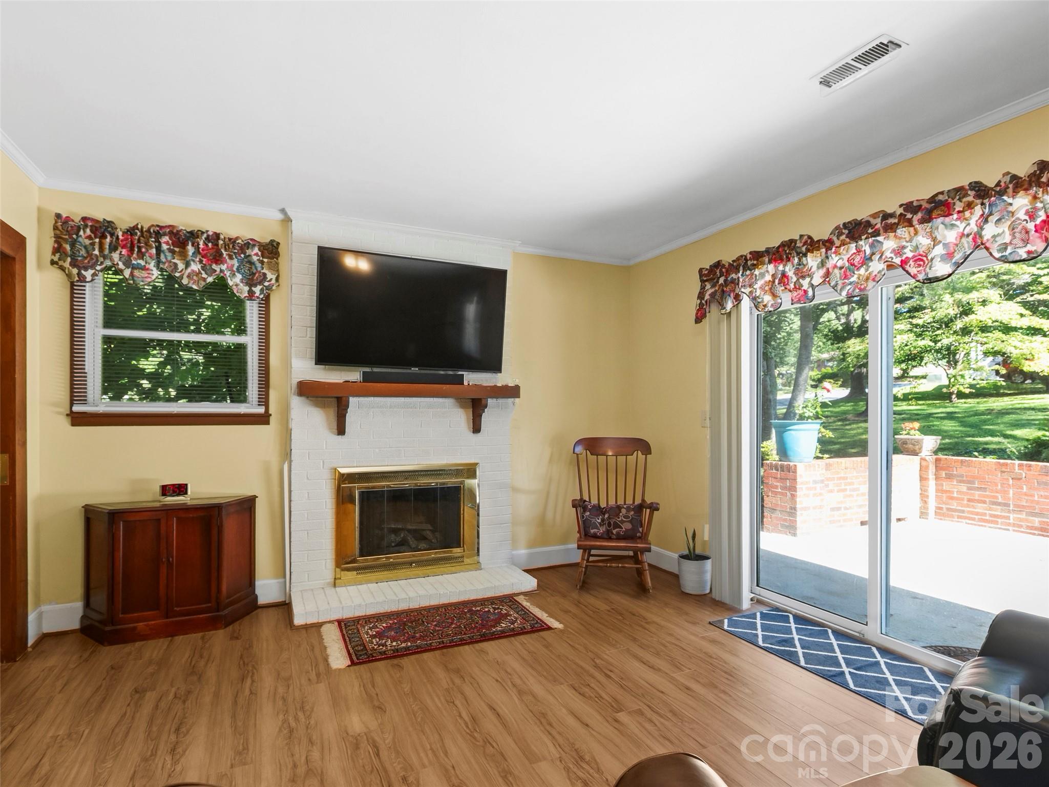 101 Castlerock Drive Property Photo 28