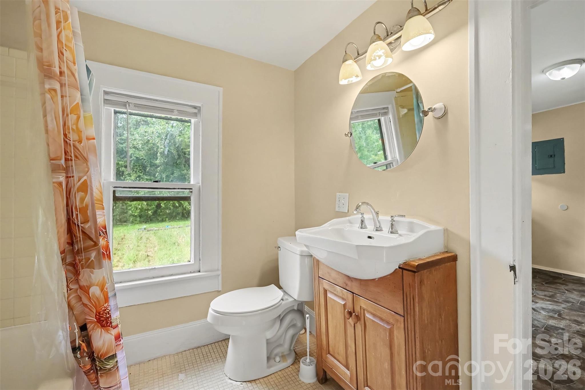 126 E Division Avenue Property Photo 11