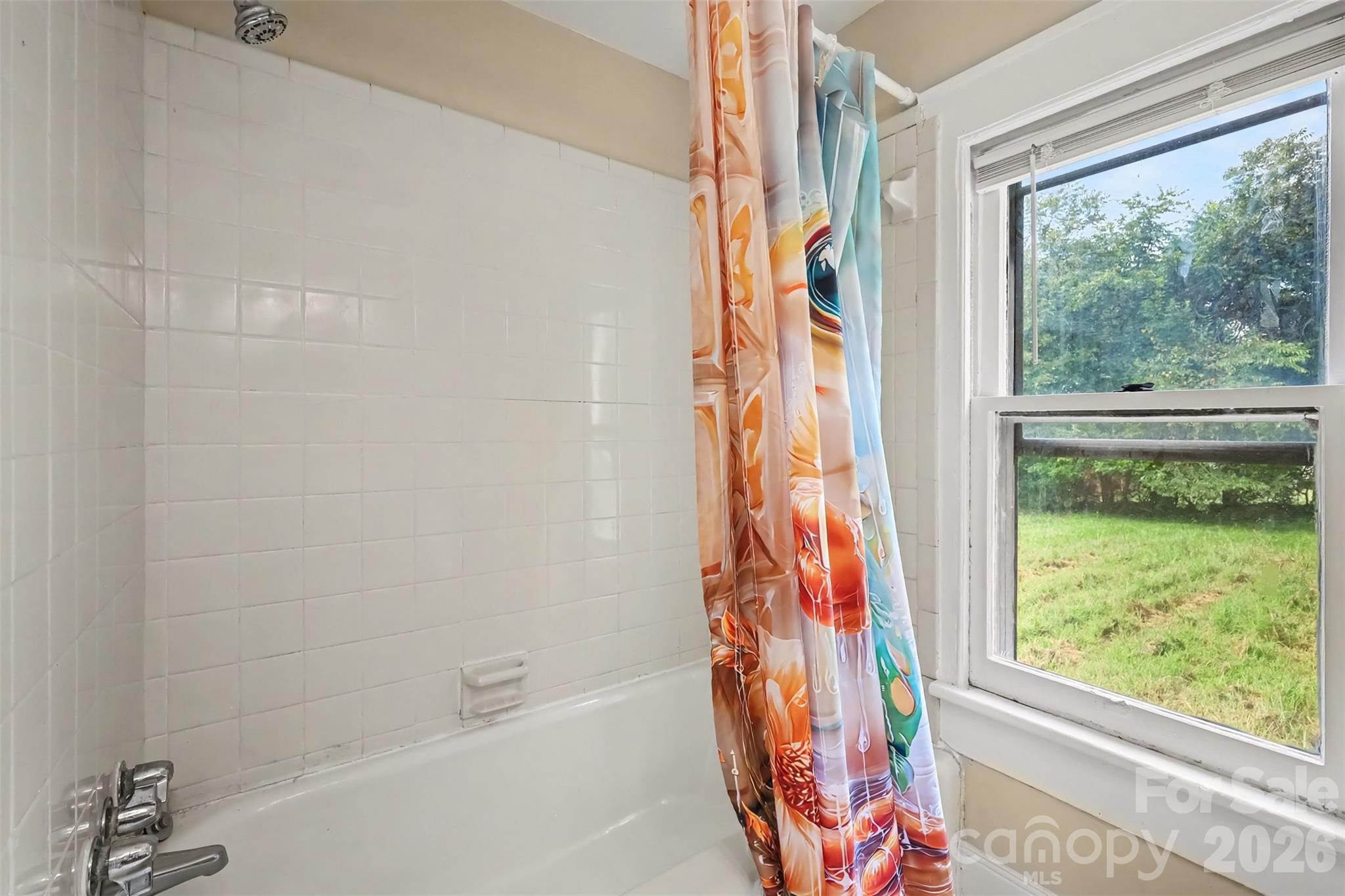 126 E Division Avenue Property Photo 12