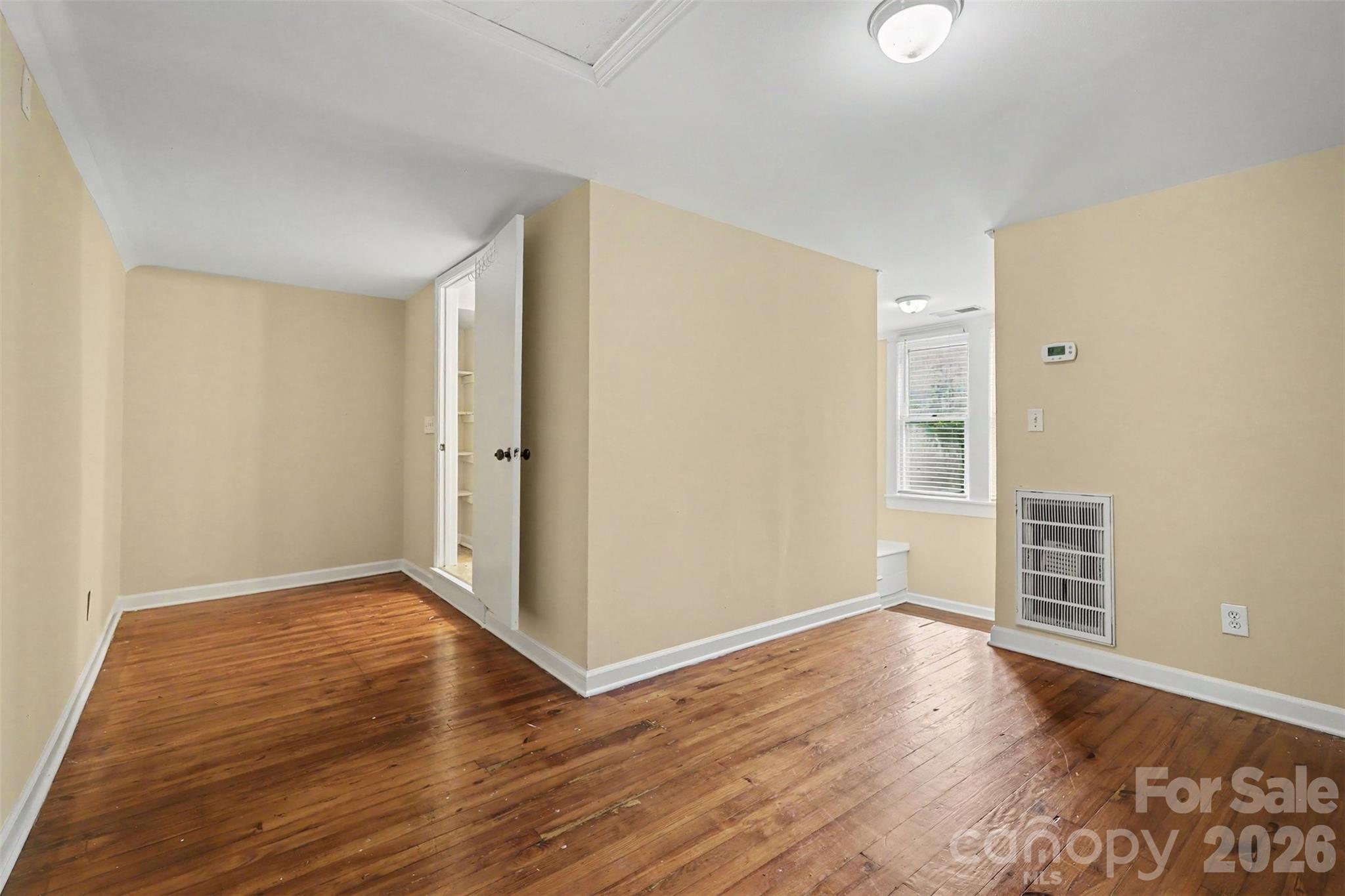 126 E Division Avenue Property Photo 13