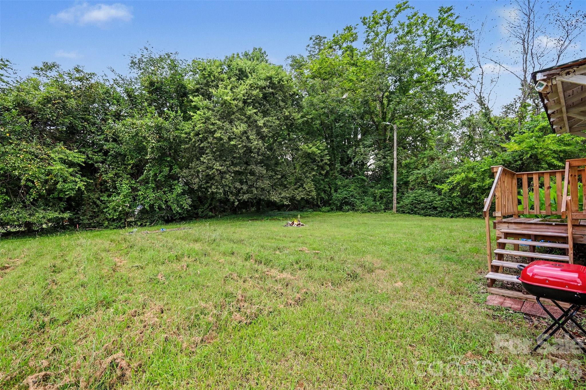 126 E Division Avenue Property Photo 17