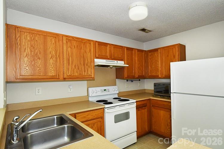 118 Peterborough Drive Property Photo 11