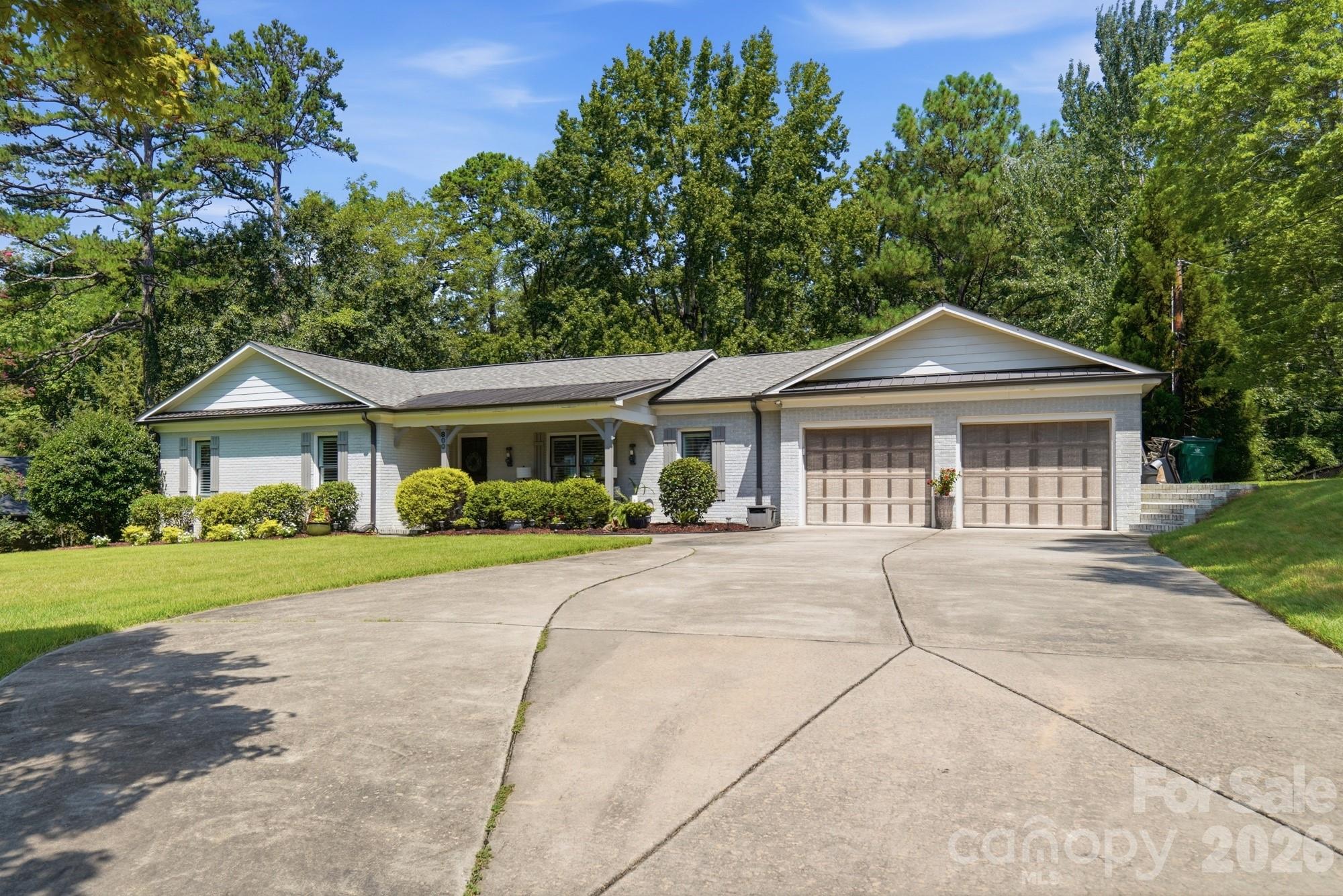 800 Jefferson Drive Property Photo 2