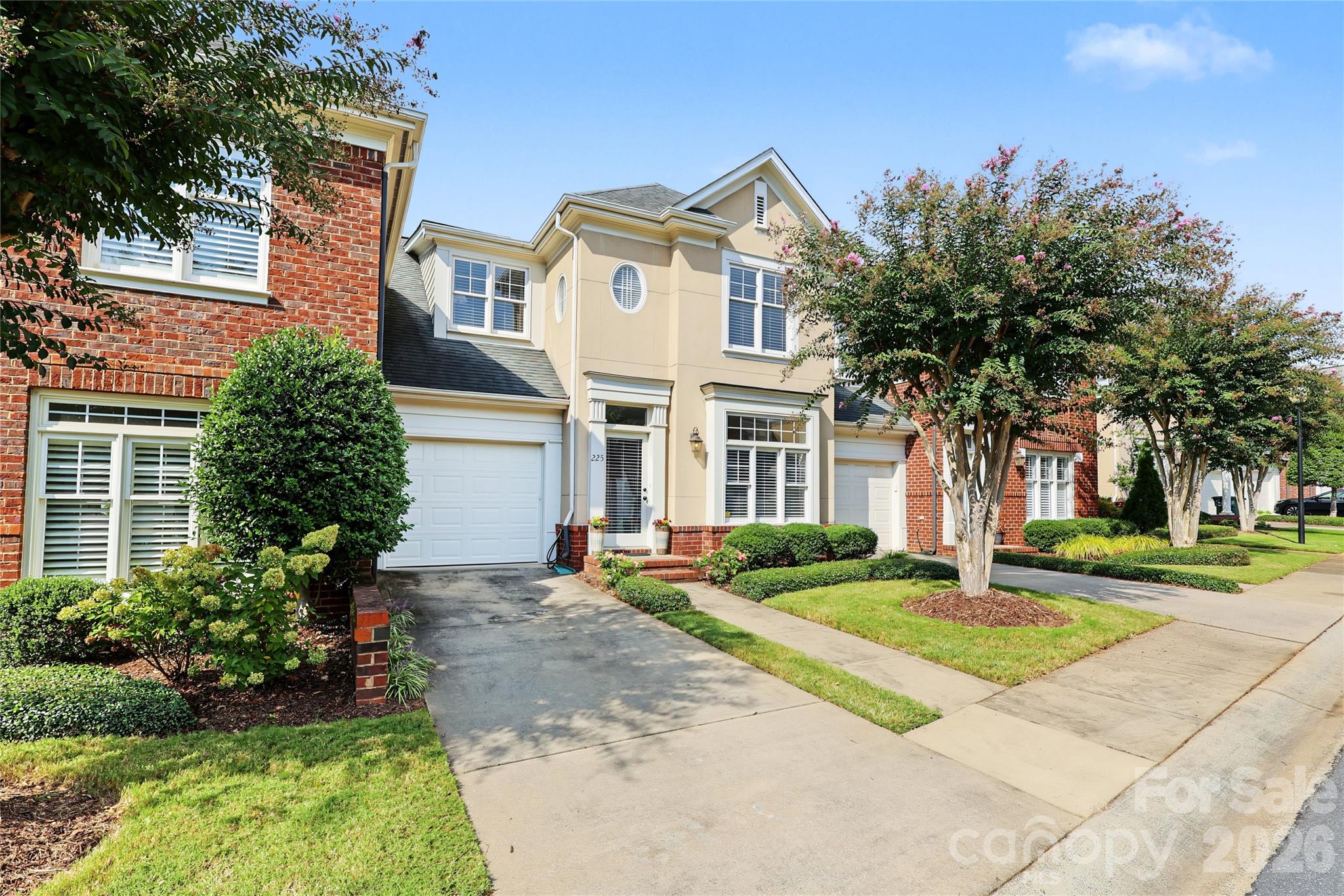 225 Sloane Square Way Property Photo 1