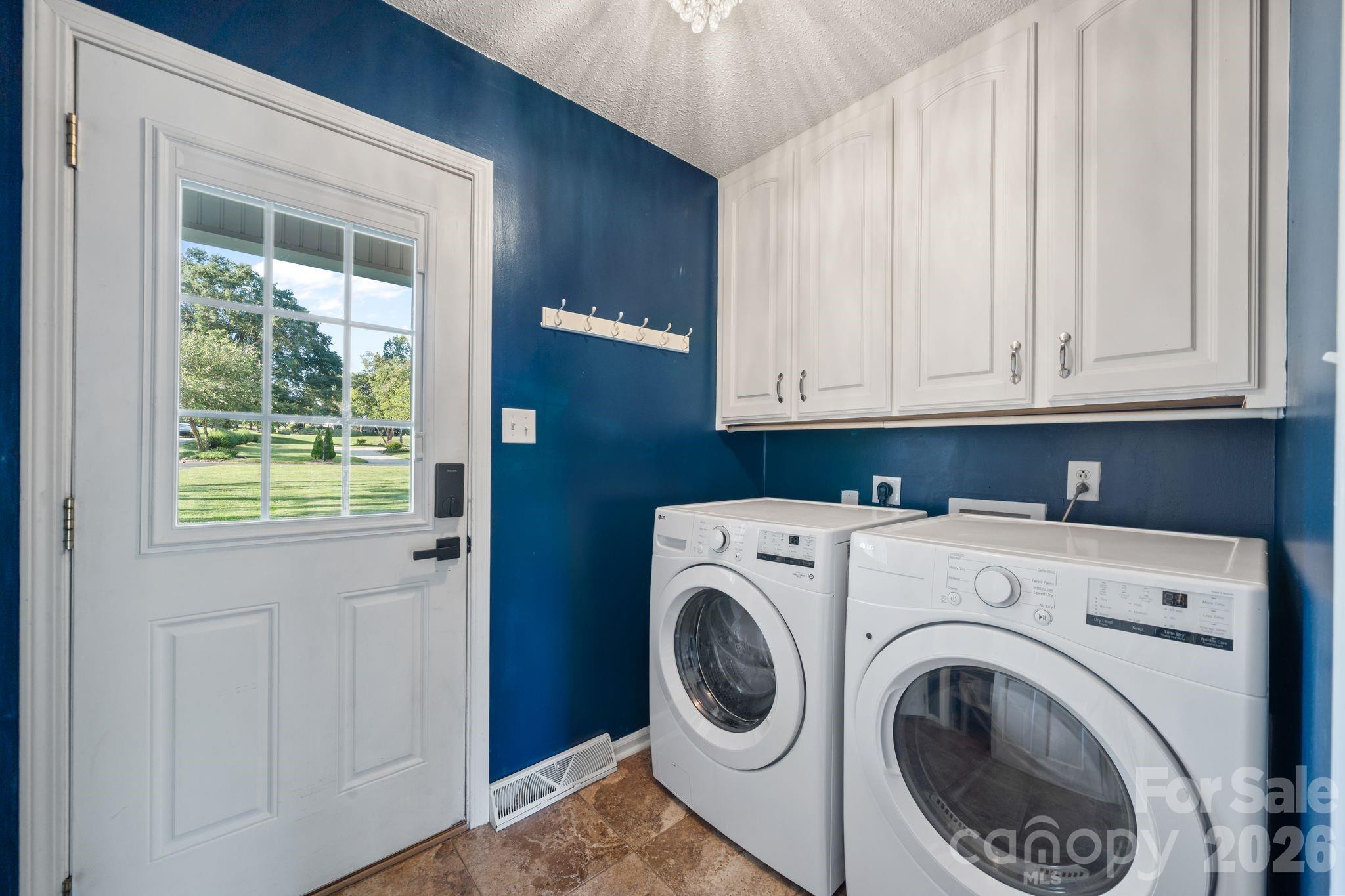 2593 Birdie Lane Property Photo 17
