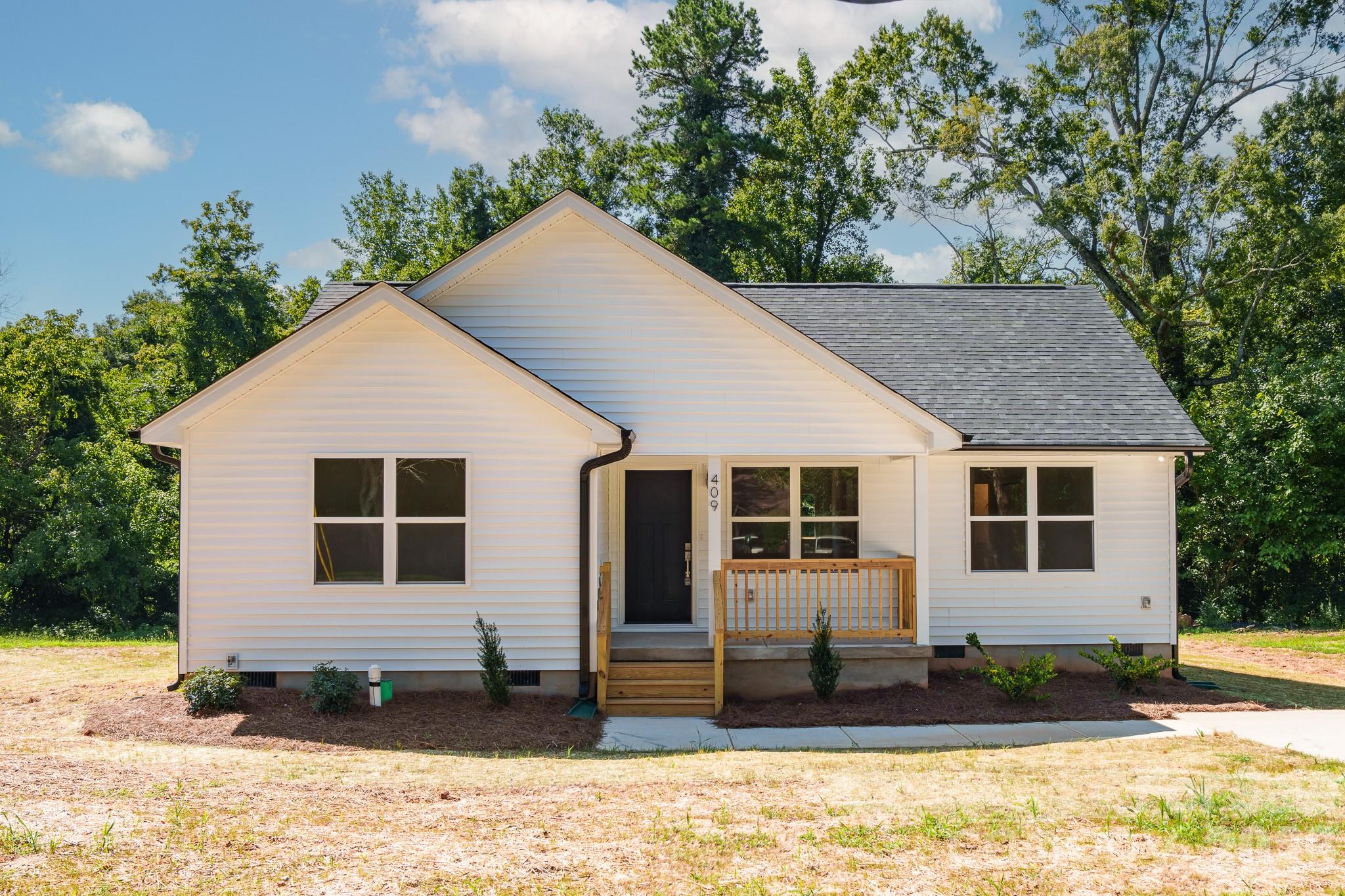 409 Queens Road Property Photo 1