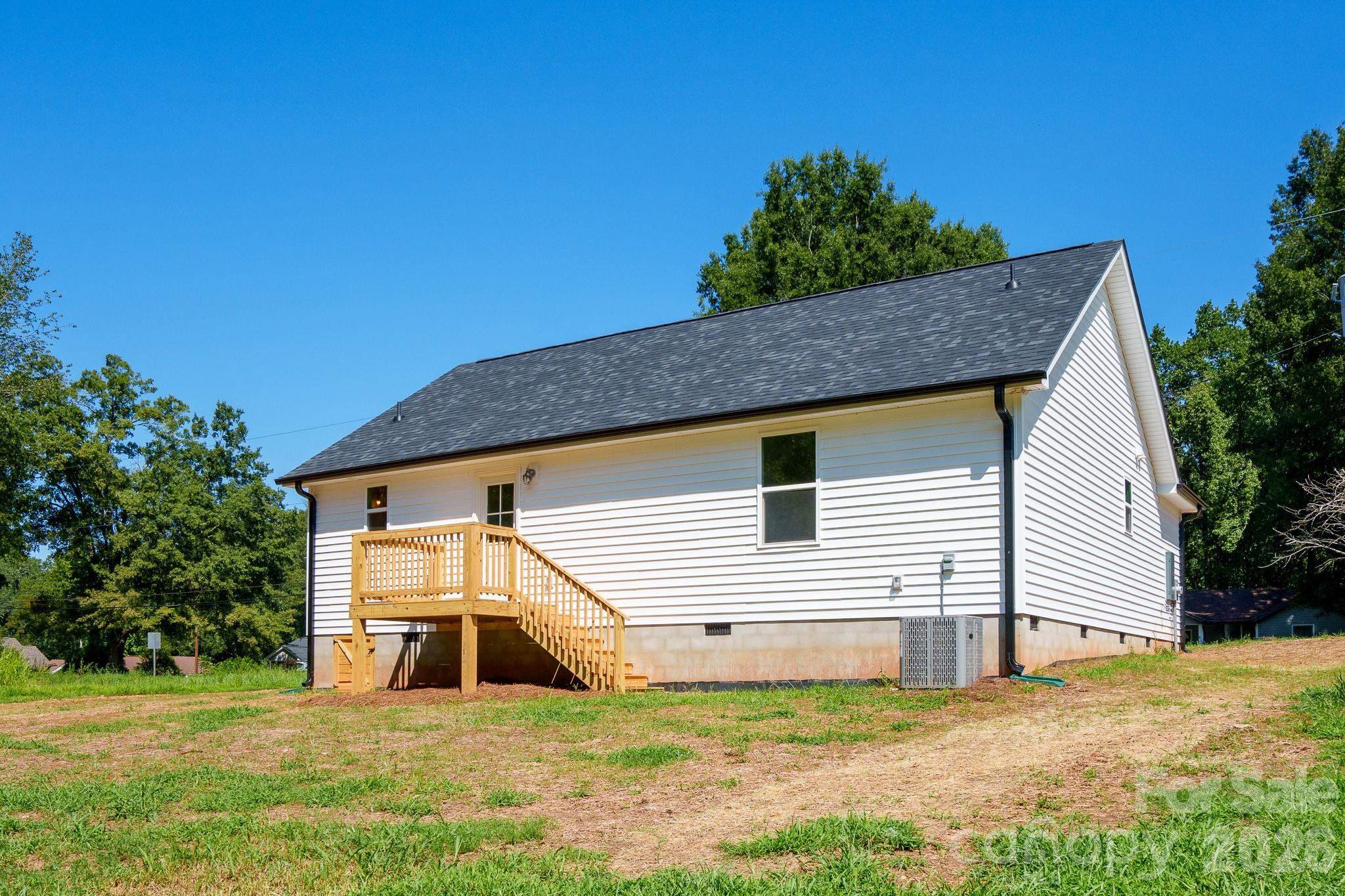 409 Queens Road Property Photo 6