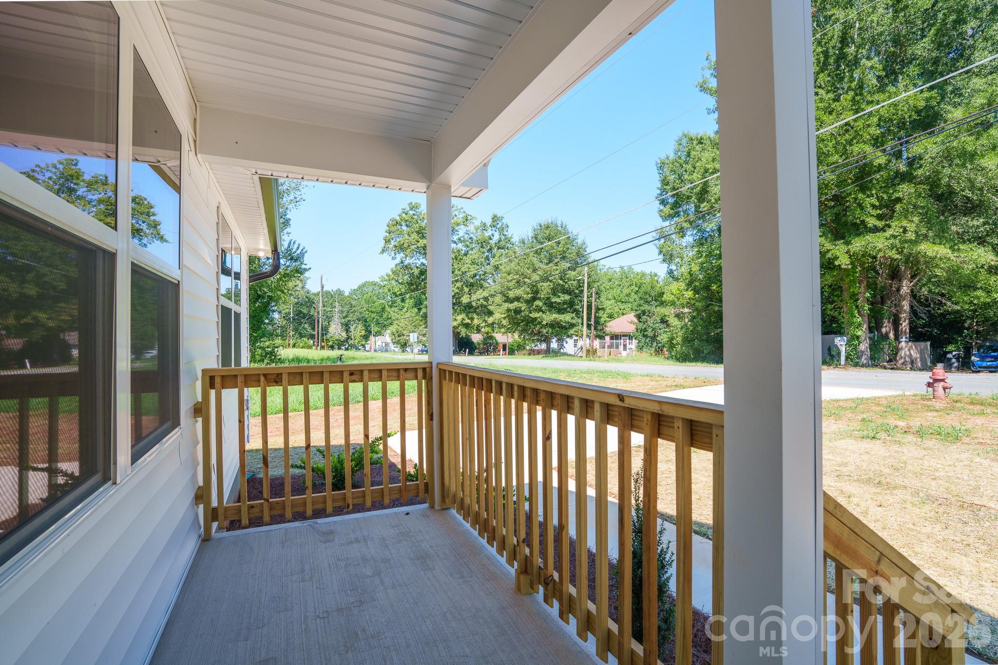 409 Queens Road Property Photo 8