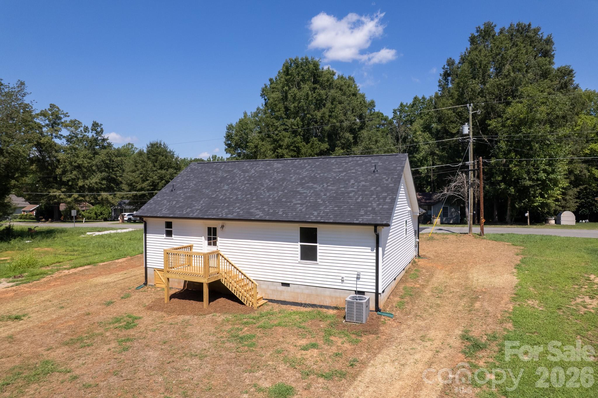 409 Queens Road Property Photo 14