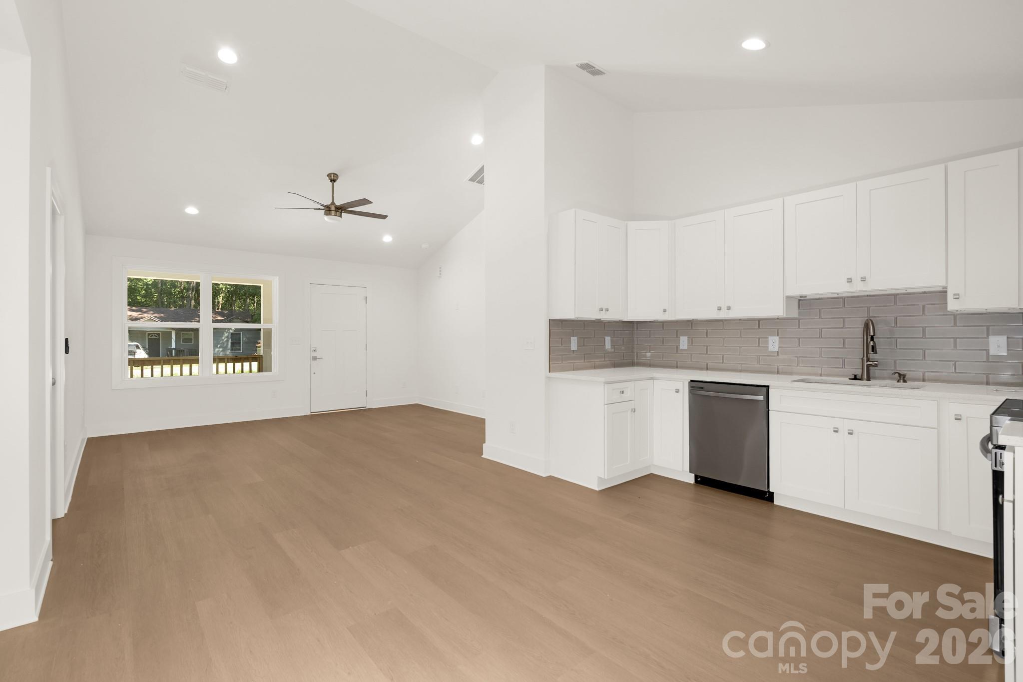 409 Queens Road Property Photo 22