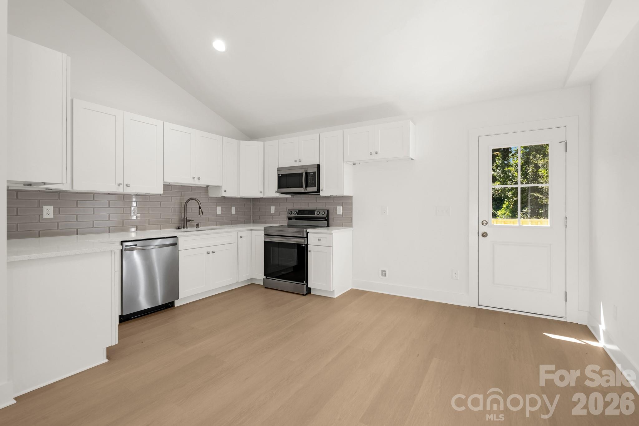 409 Queens Road Property Photo 23