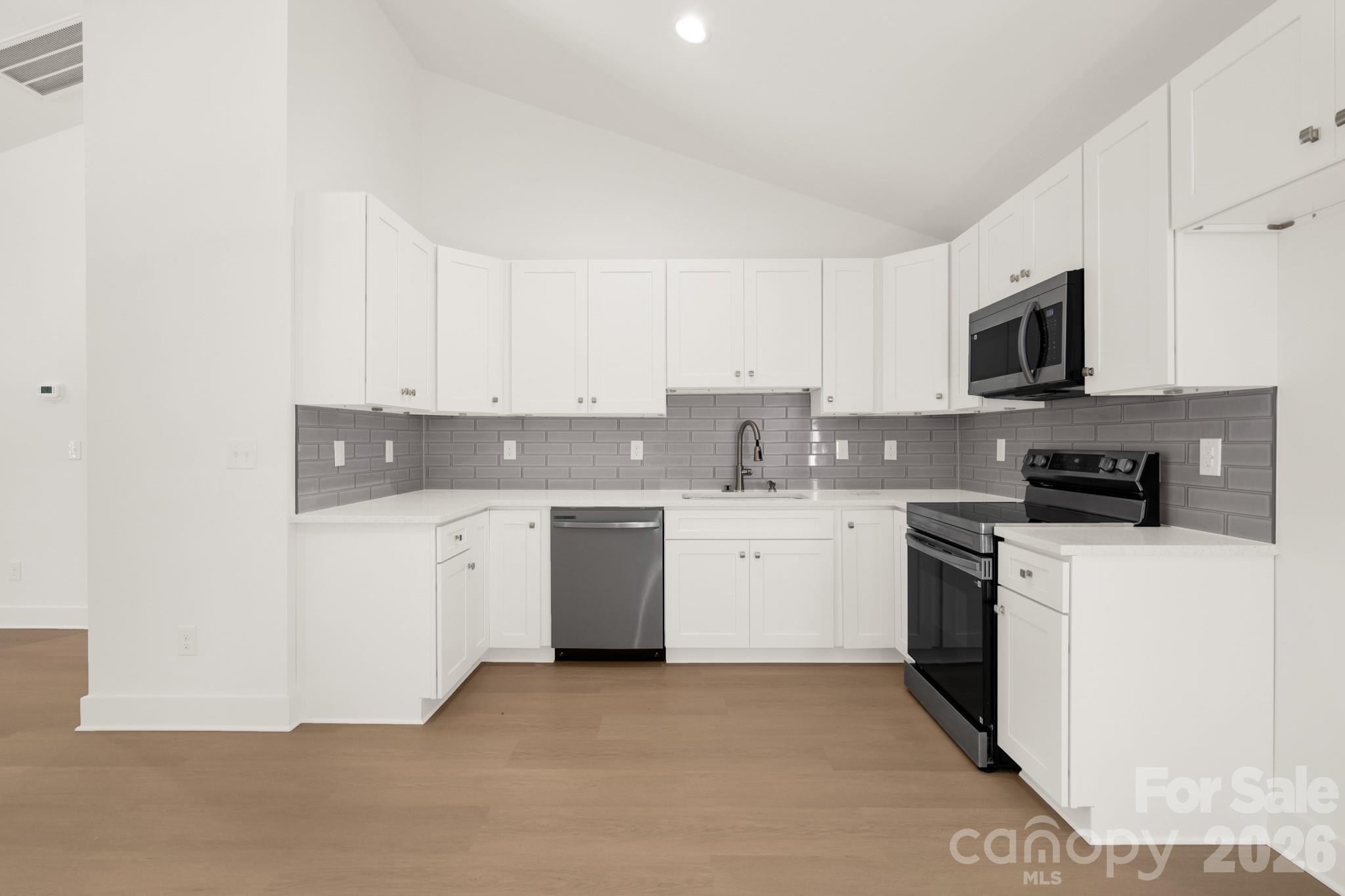 409 Queens Road Property Photo 24