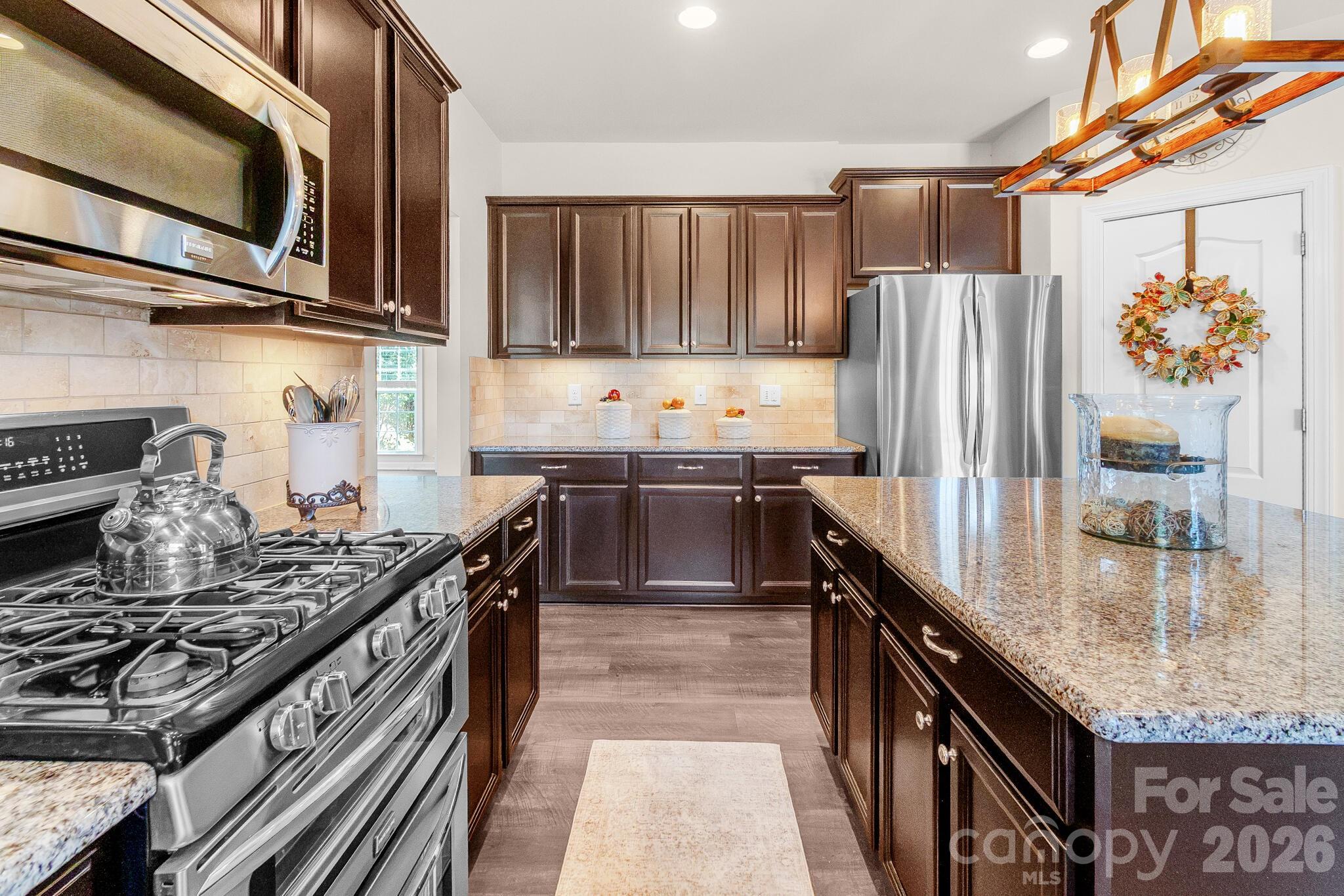 2083 Topaz Plaza Property Photo 16